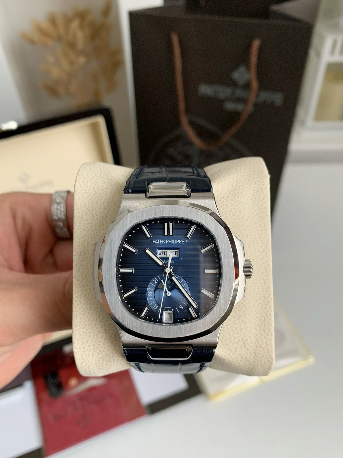 Pat*k Phi1i*pe 5726 series watch