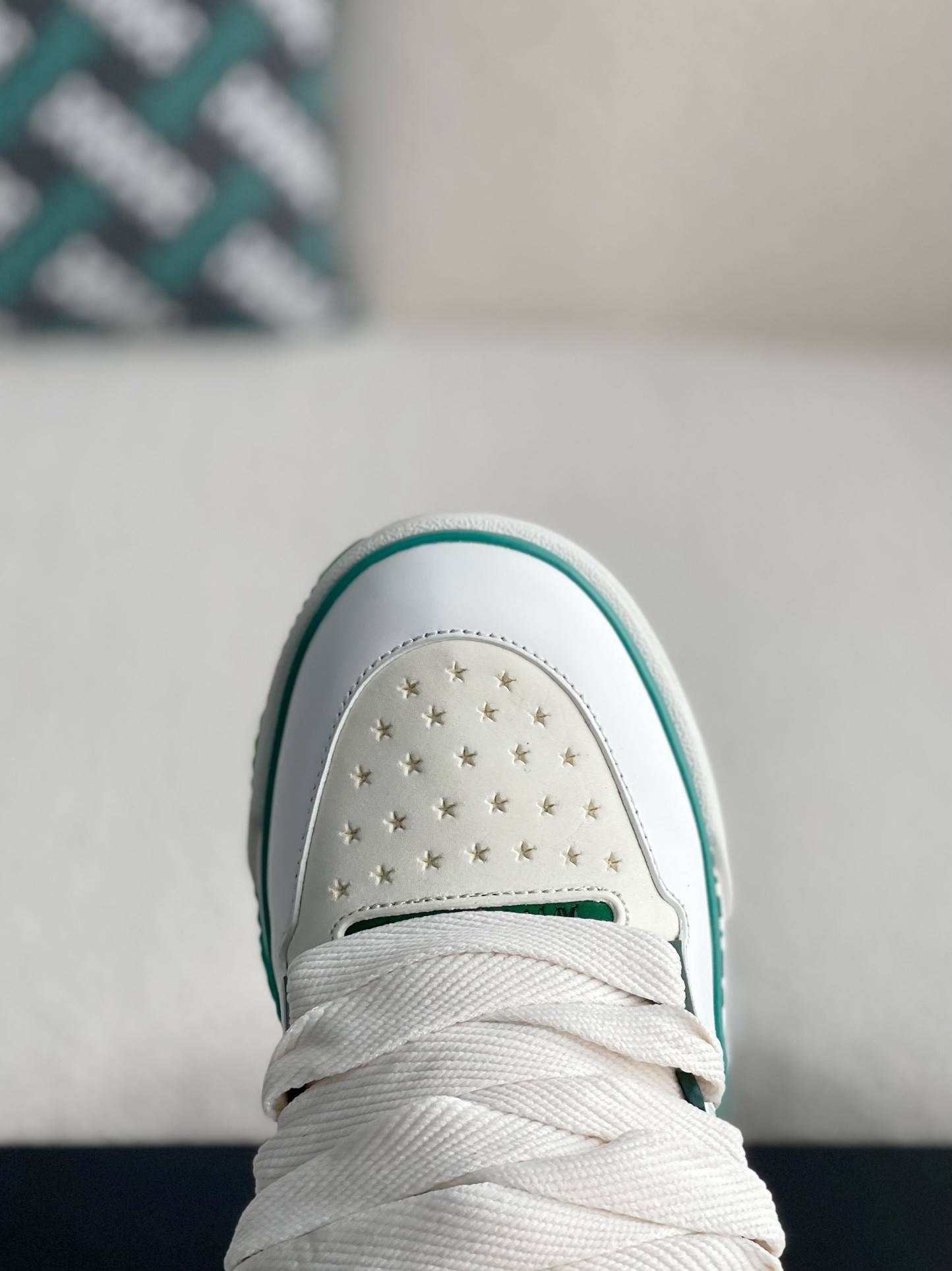 A*RI sneaker