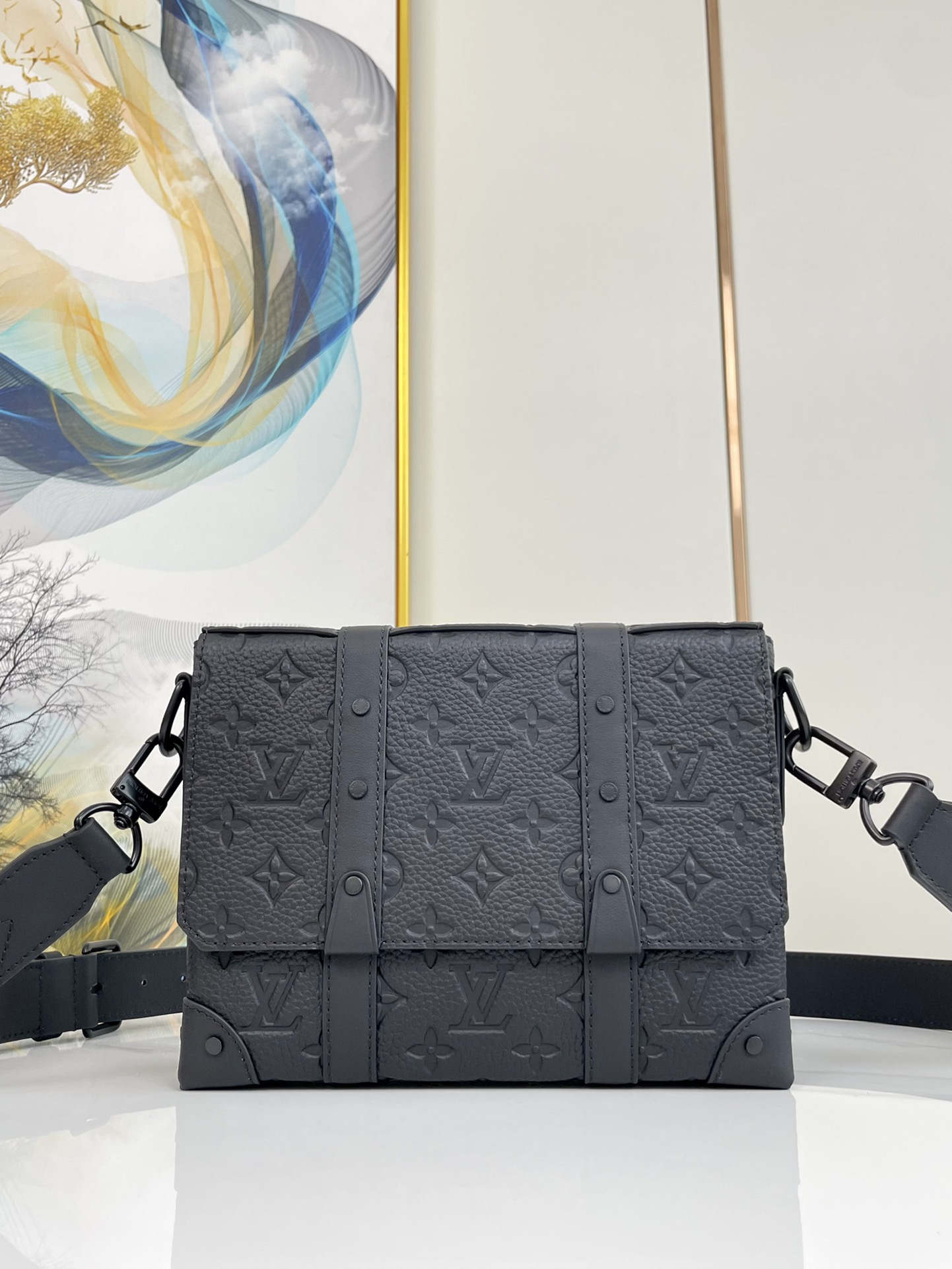 L*V TRUNK M57726