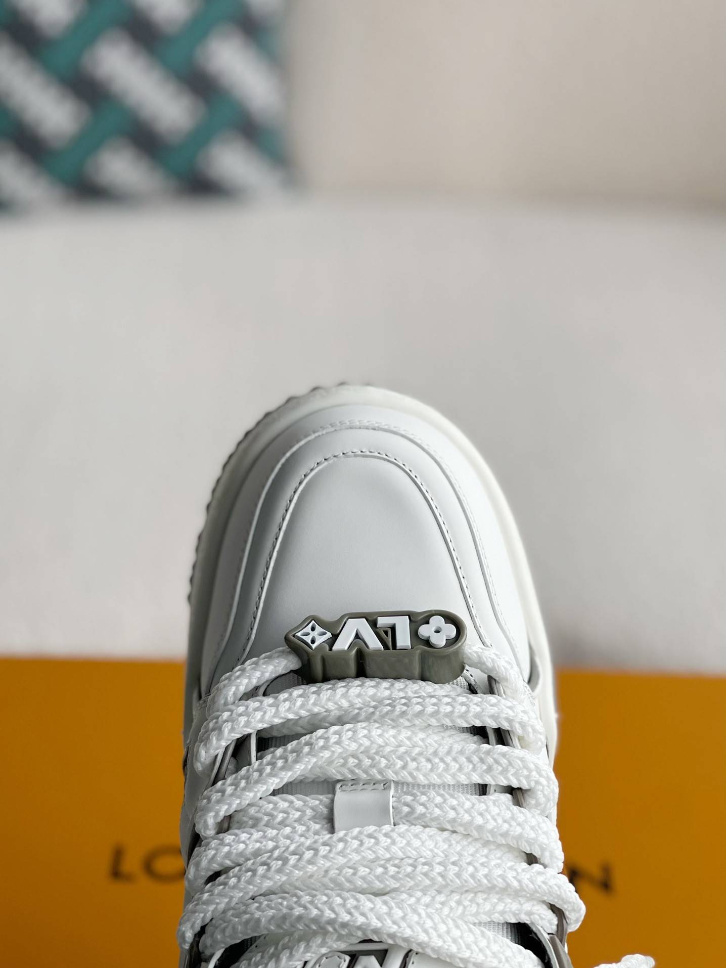 L*V TRAINER MAXI SNEAKERS