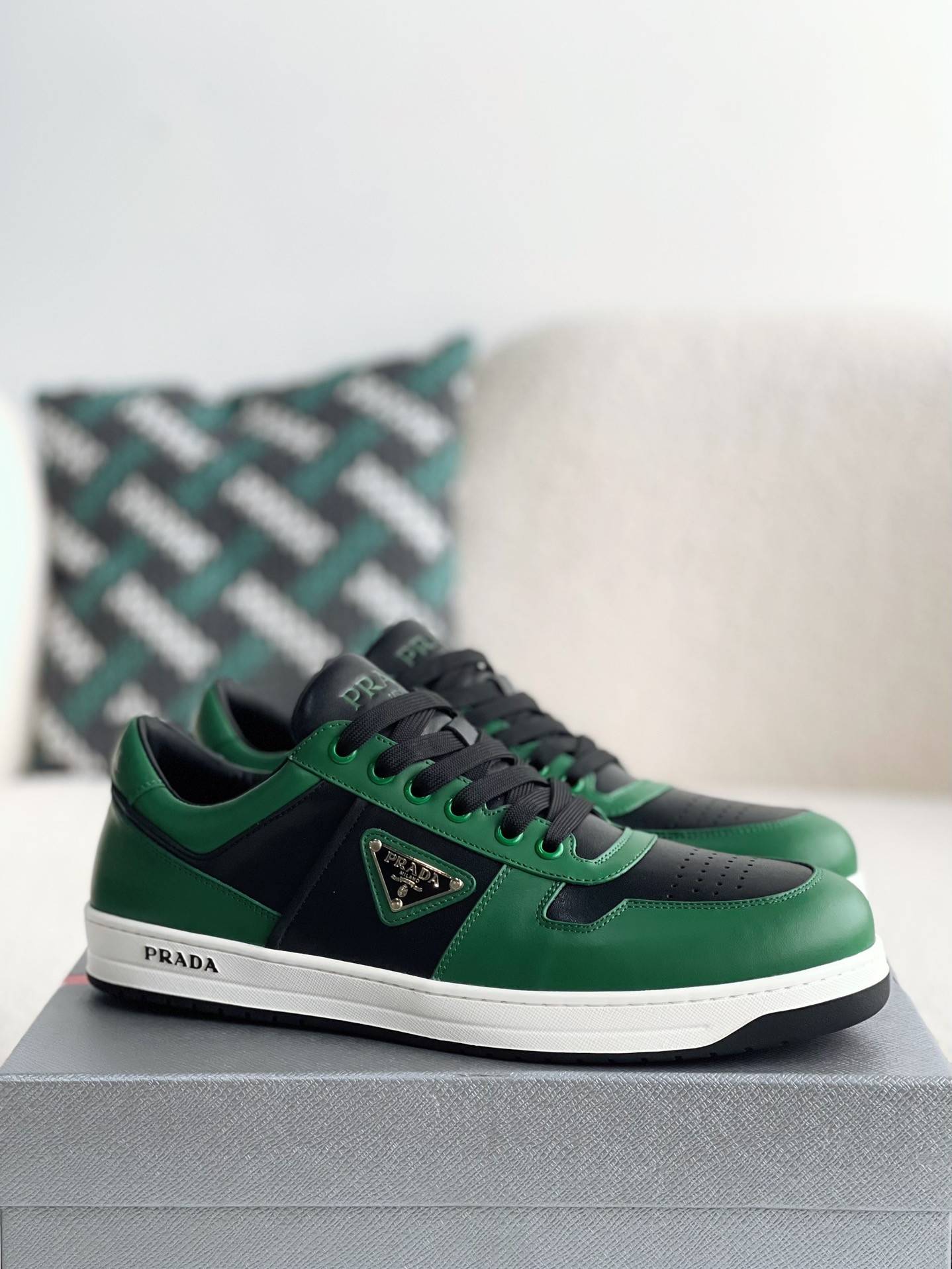 P*DA Sneakers