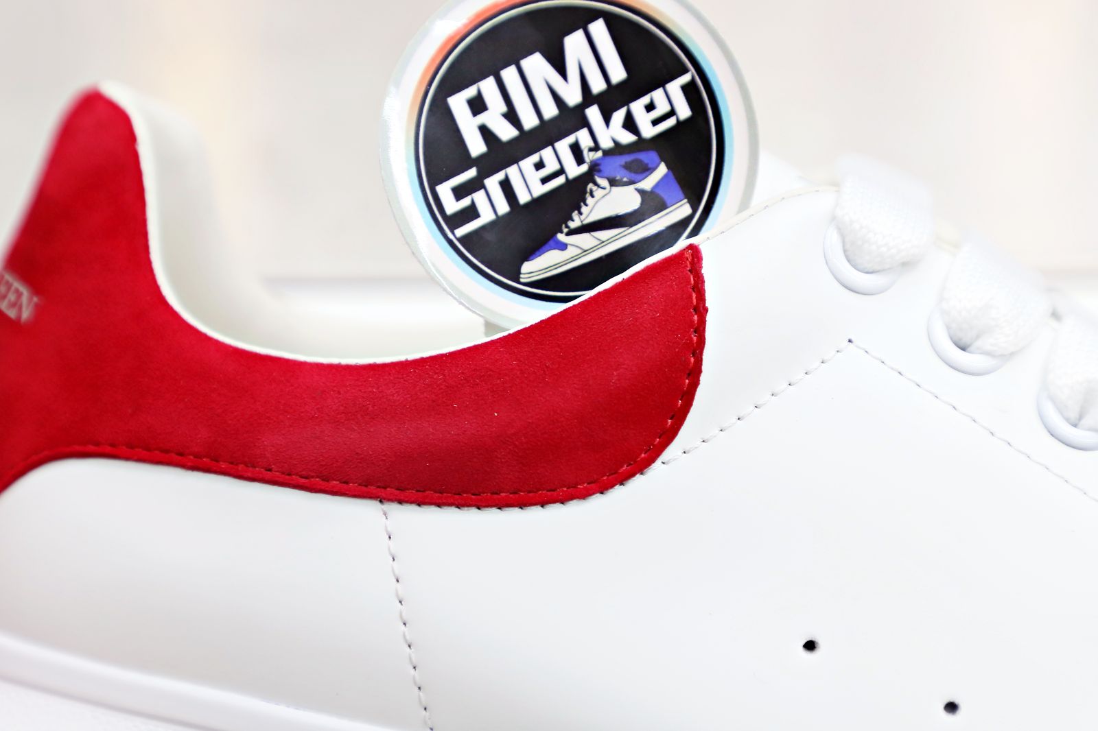 ALXNDER MC Mcqv*en WHITE SMOOTH CALF LEATHER RED SUEDE