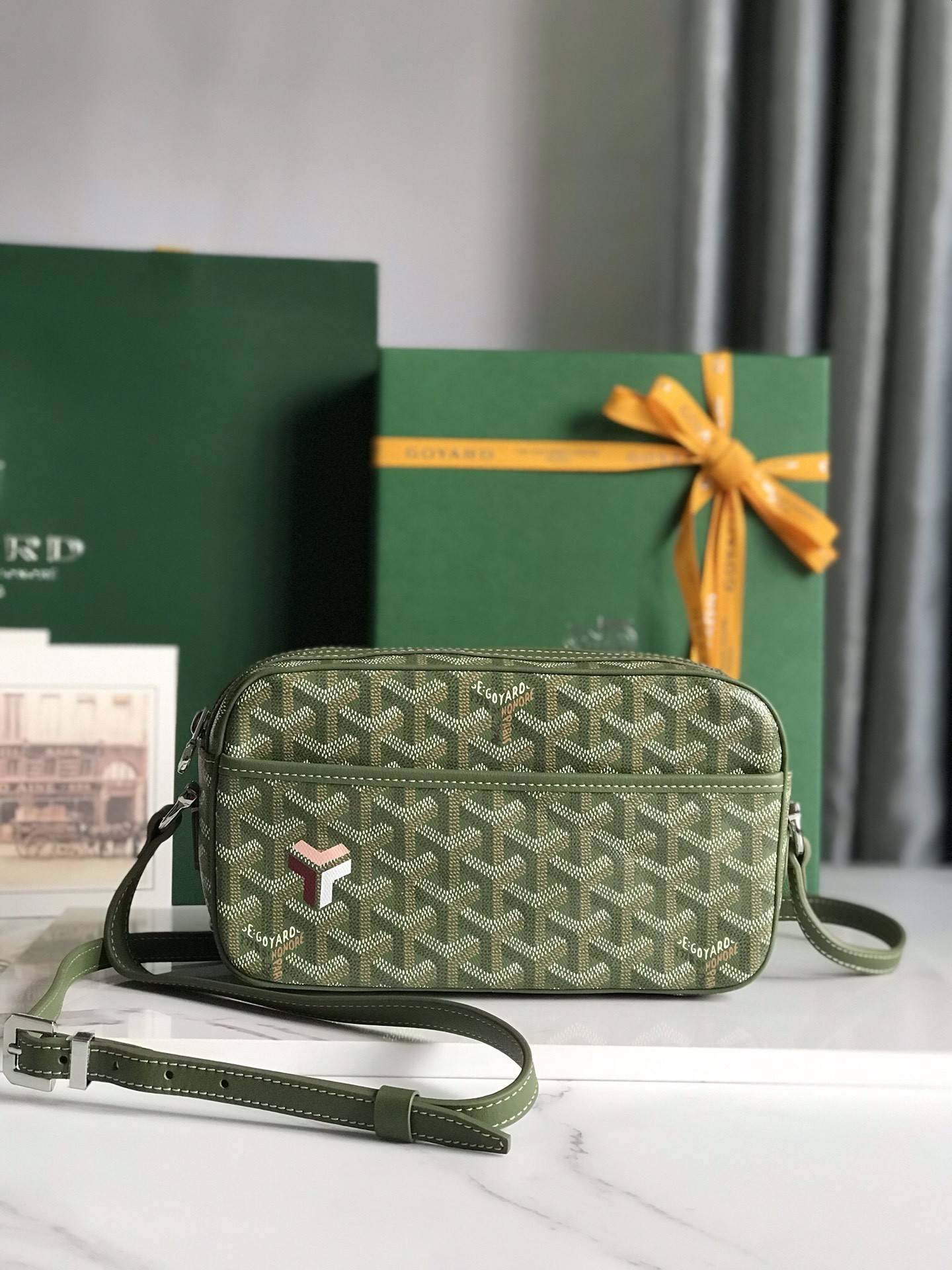 G09ard 2023 brand new Khaki Green Cap-Vert camera bag Size: 22 * 13 * 6.5cm