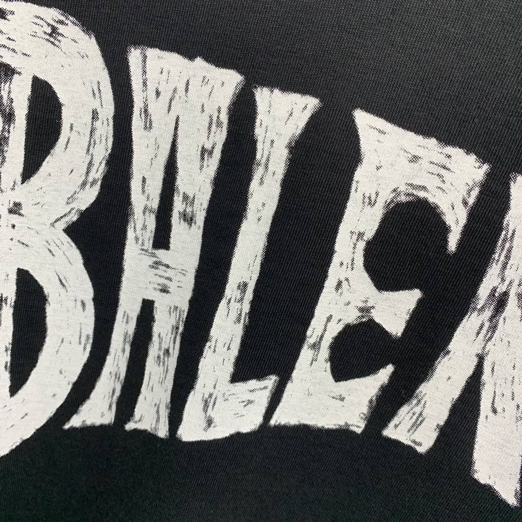 Ba1en*iaga beach hand-painted T-shirt