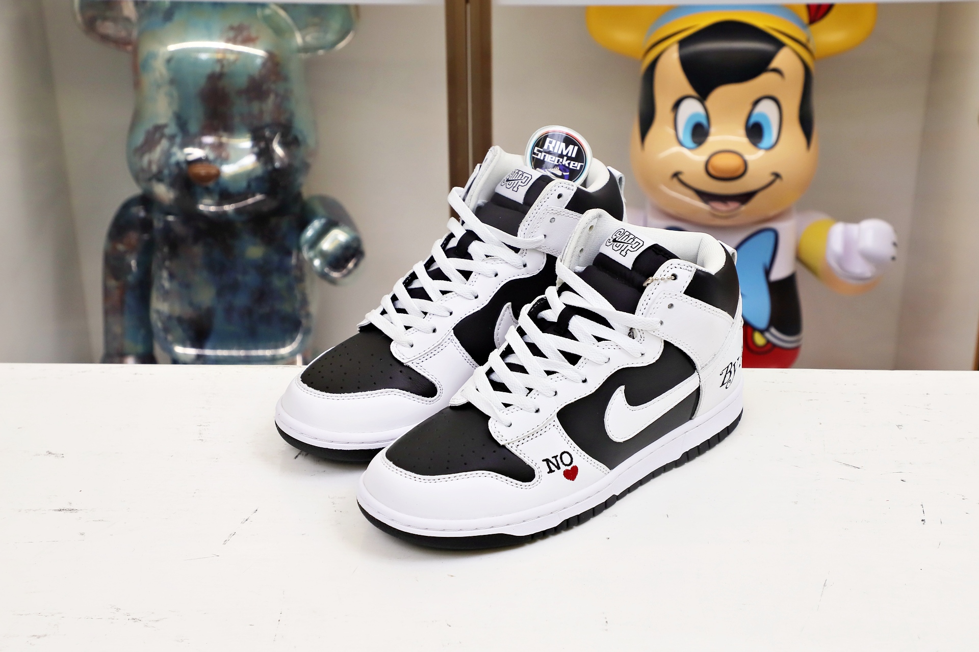 NIKE SB DUNK HIGH Svp*me BY ANY MEANS