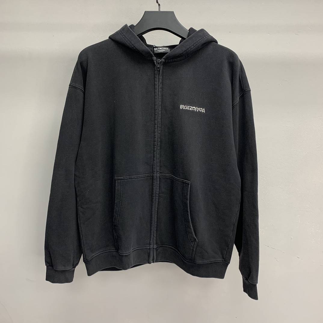 Ba1en*iaga embroidered sweatshirt
