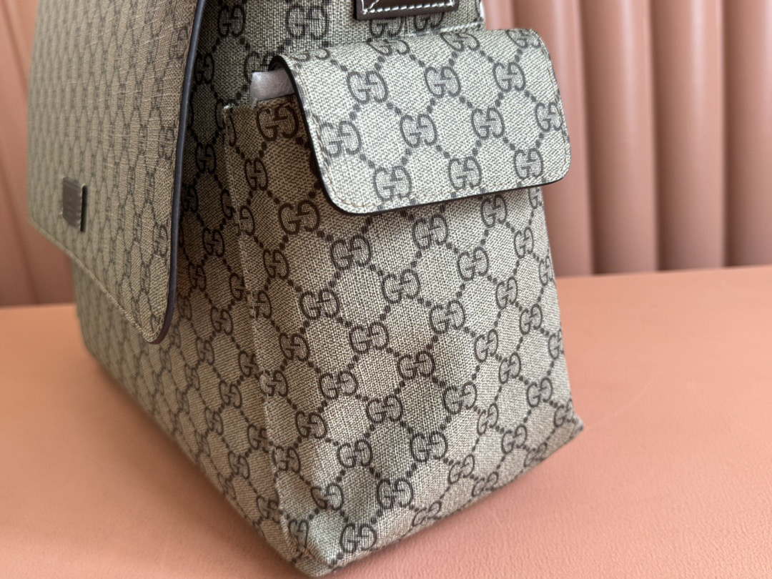 Gvc*1 Unisex! Hot selling classic diaper bag Sureme Model: 211131 Size: 44x28x14cm
