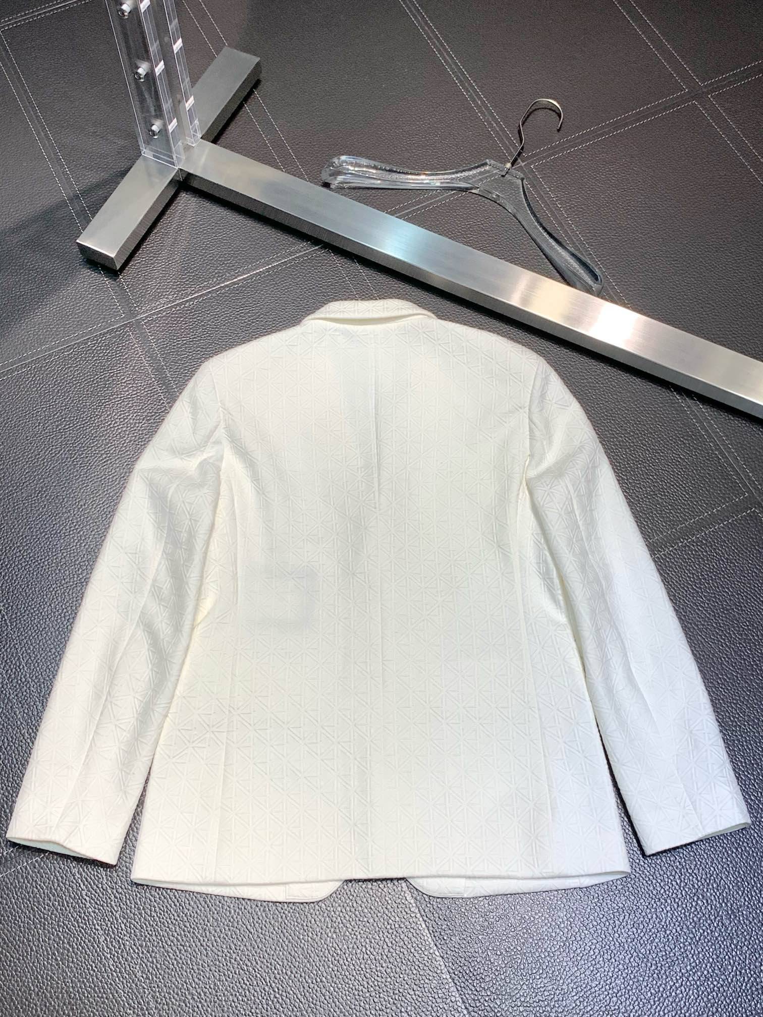 D10r casual suits