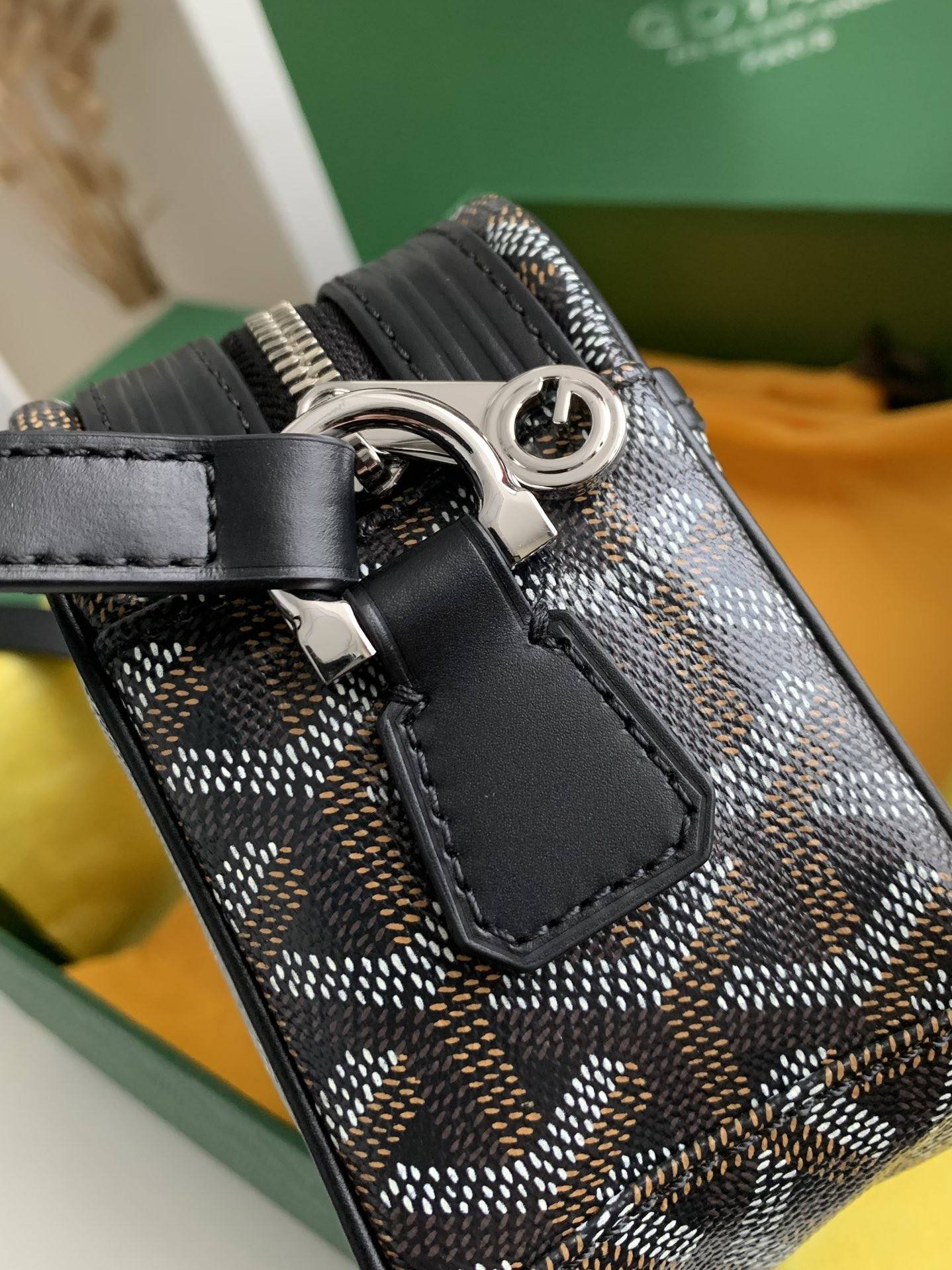 G09ard 2023 New Cap Vest Camera Bag  Size: 22 * 13 * 6.5cm