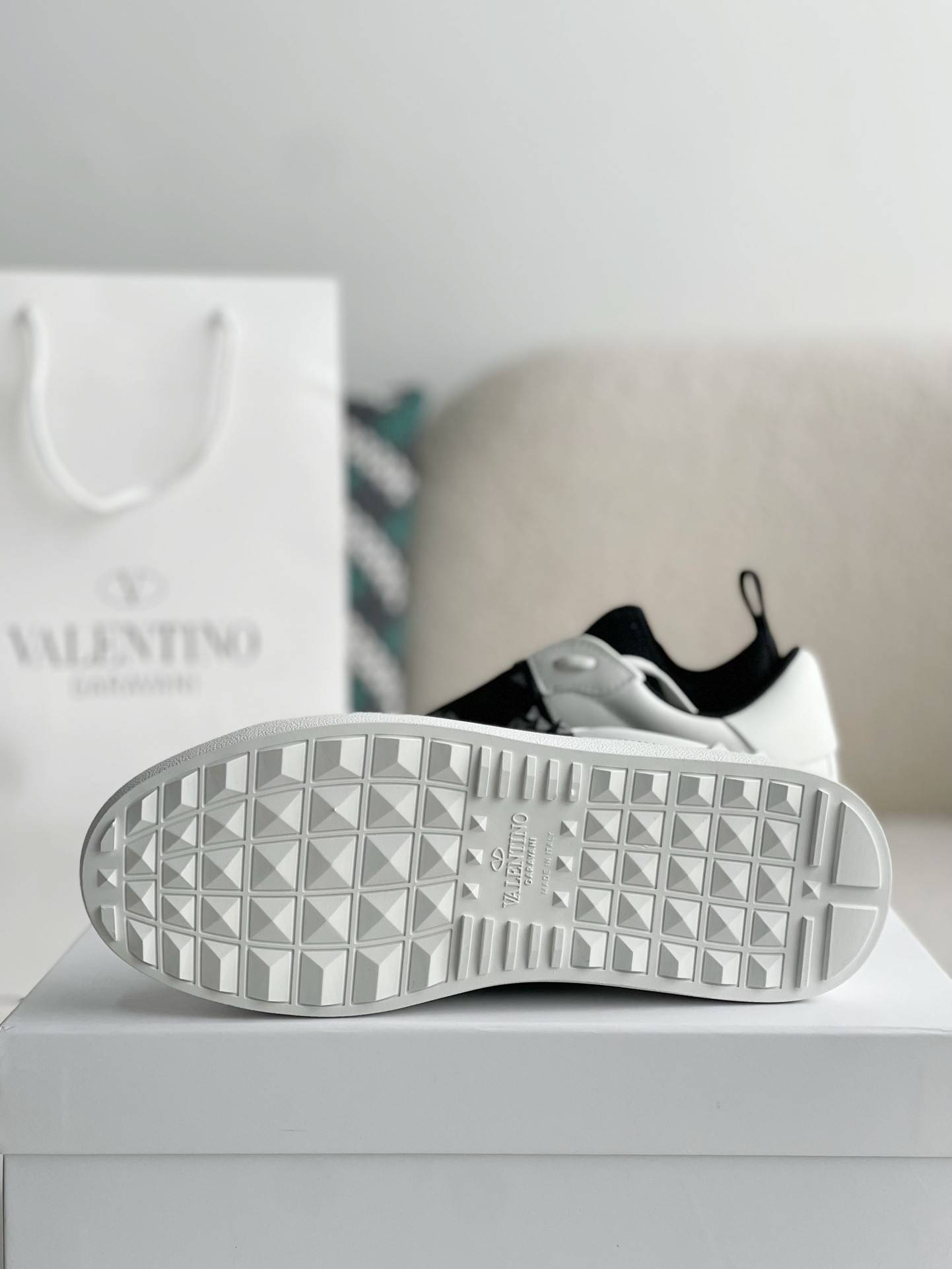 Va1e*ntin0 One Stud Sneakers