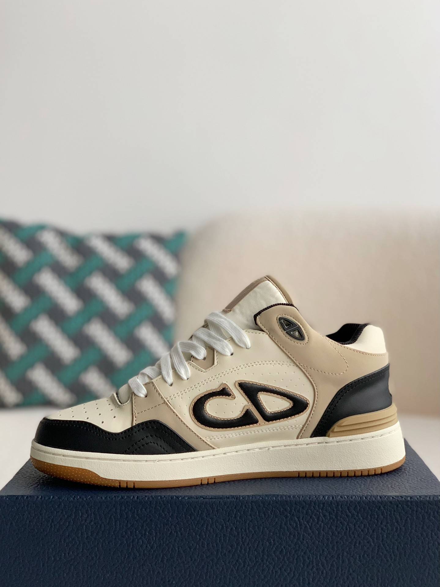 D*OR B57 New Sneaker