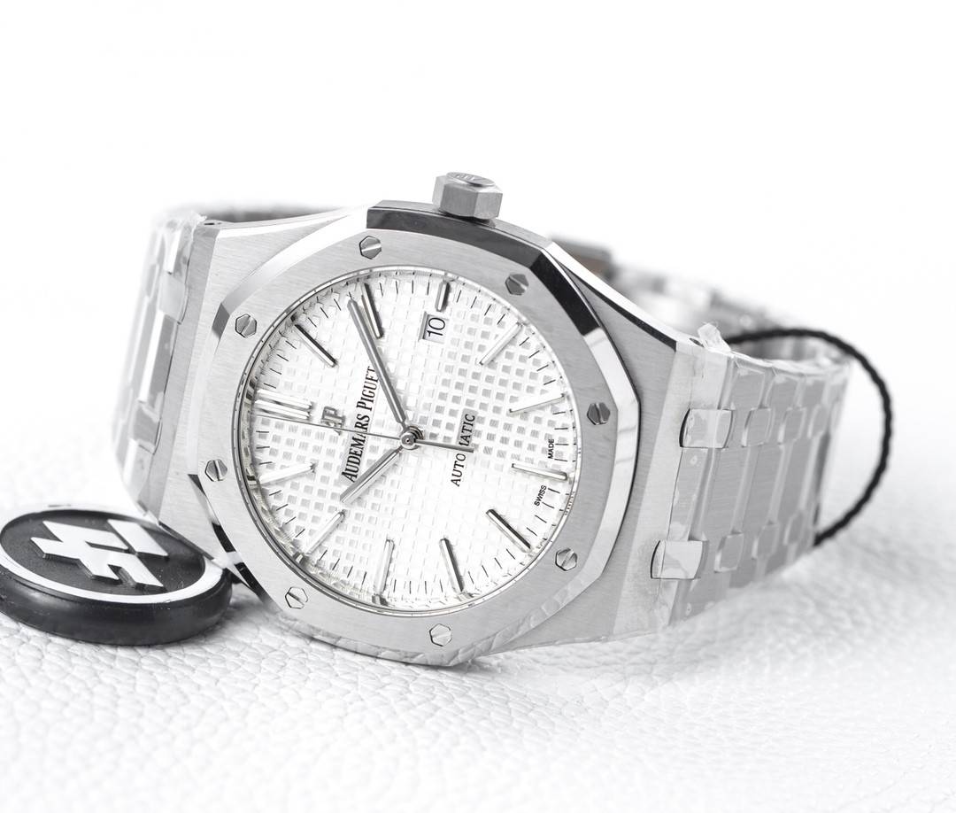 Audemars P1g*et Royal Oak 15400 Series Men