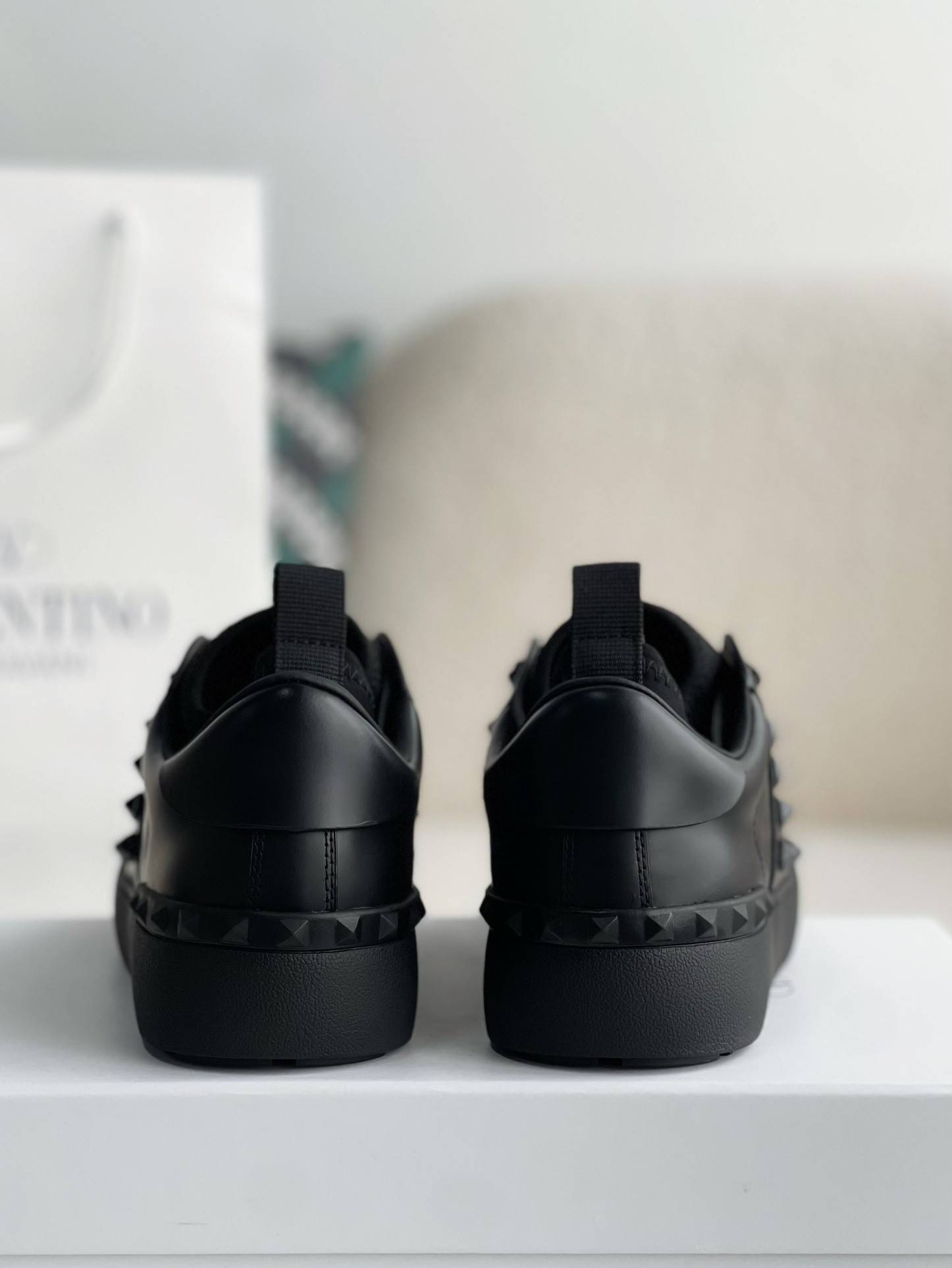 Va1e*ntin0 One Stud Sneakers