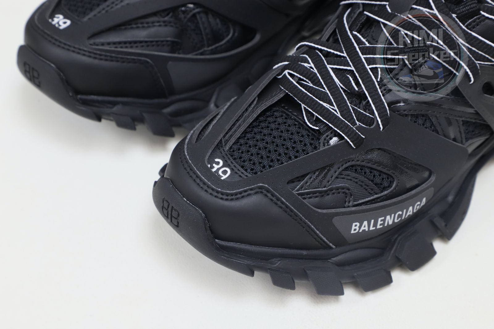 Ba1en*iaga Track（LED）Black