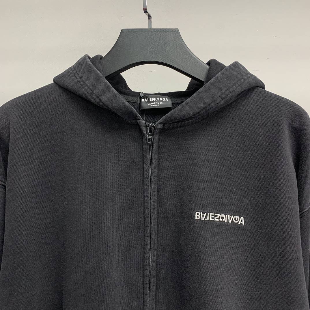 Ba1en*iaga embroidered sweatshirt