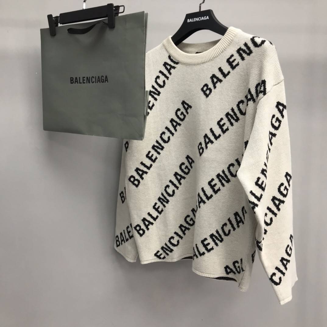 Ba1en*iaga letter sweater