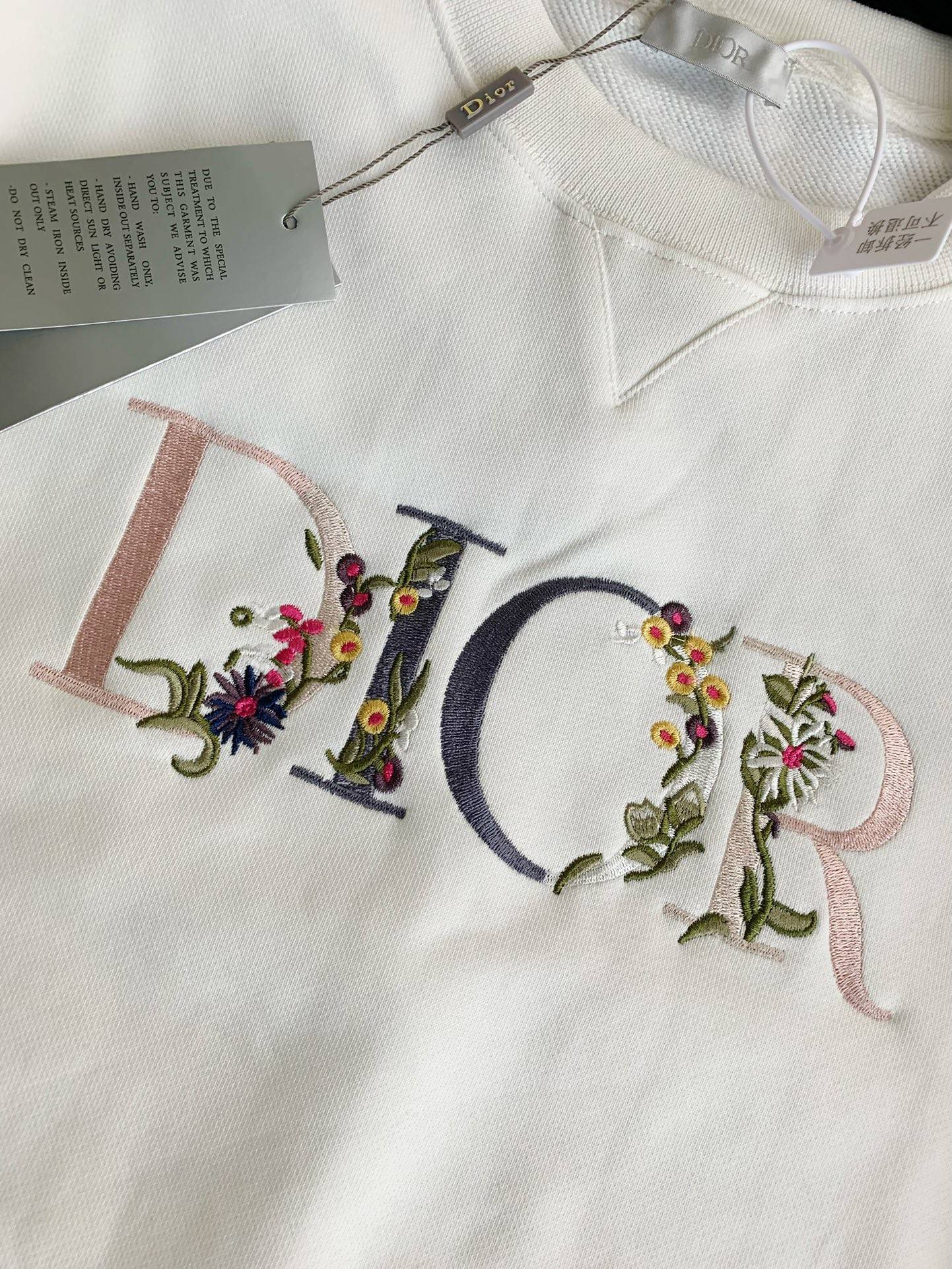 D10r FW23 Flowers Sweater