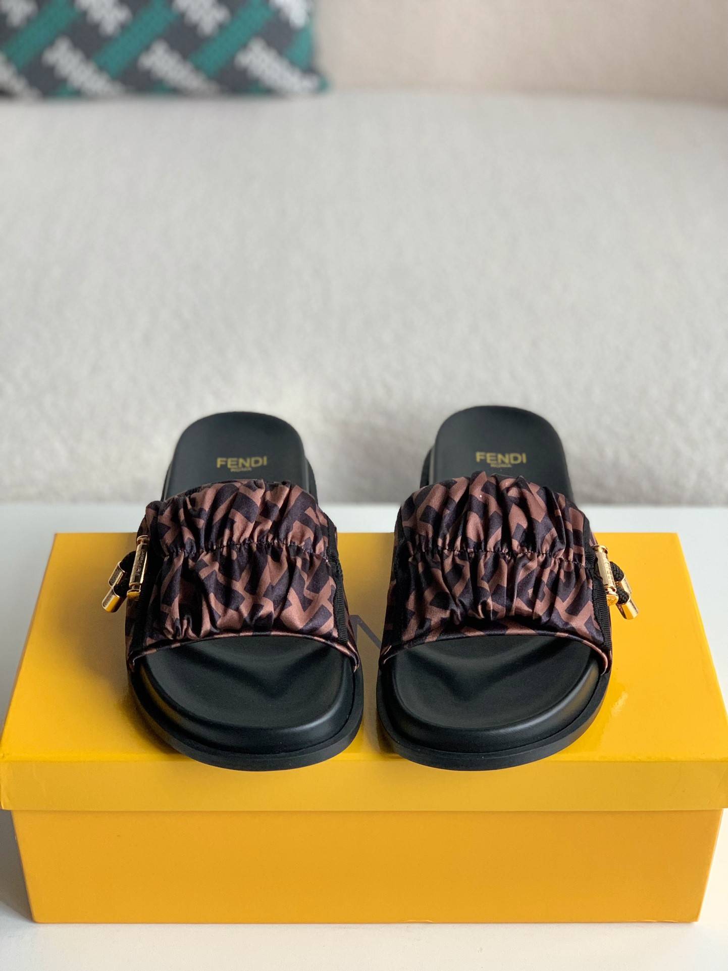 F**di slippers