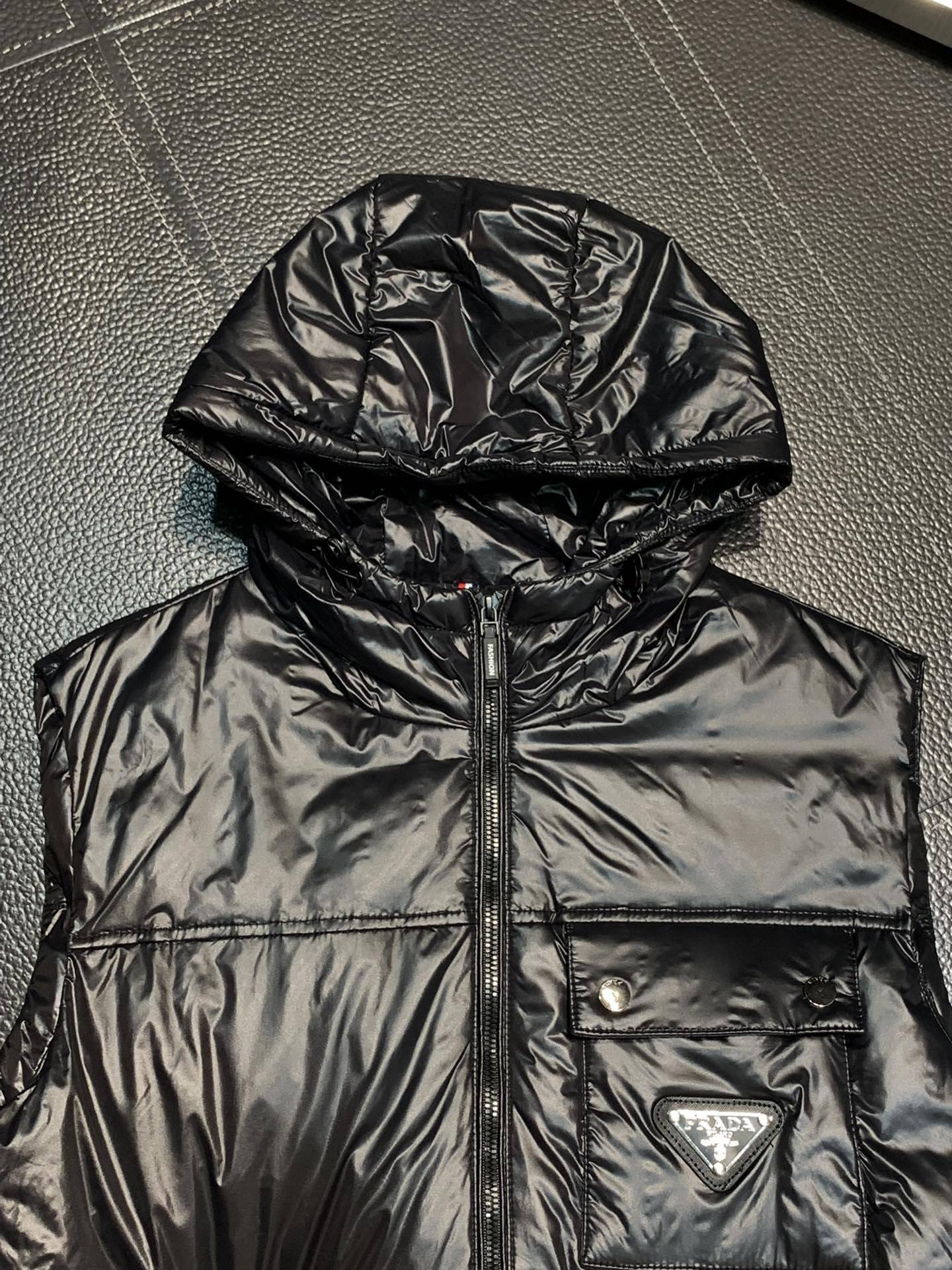 Pra*a turtleneck down vest