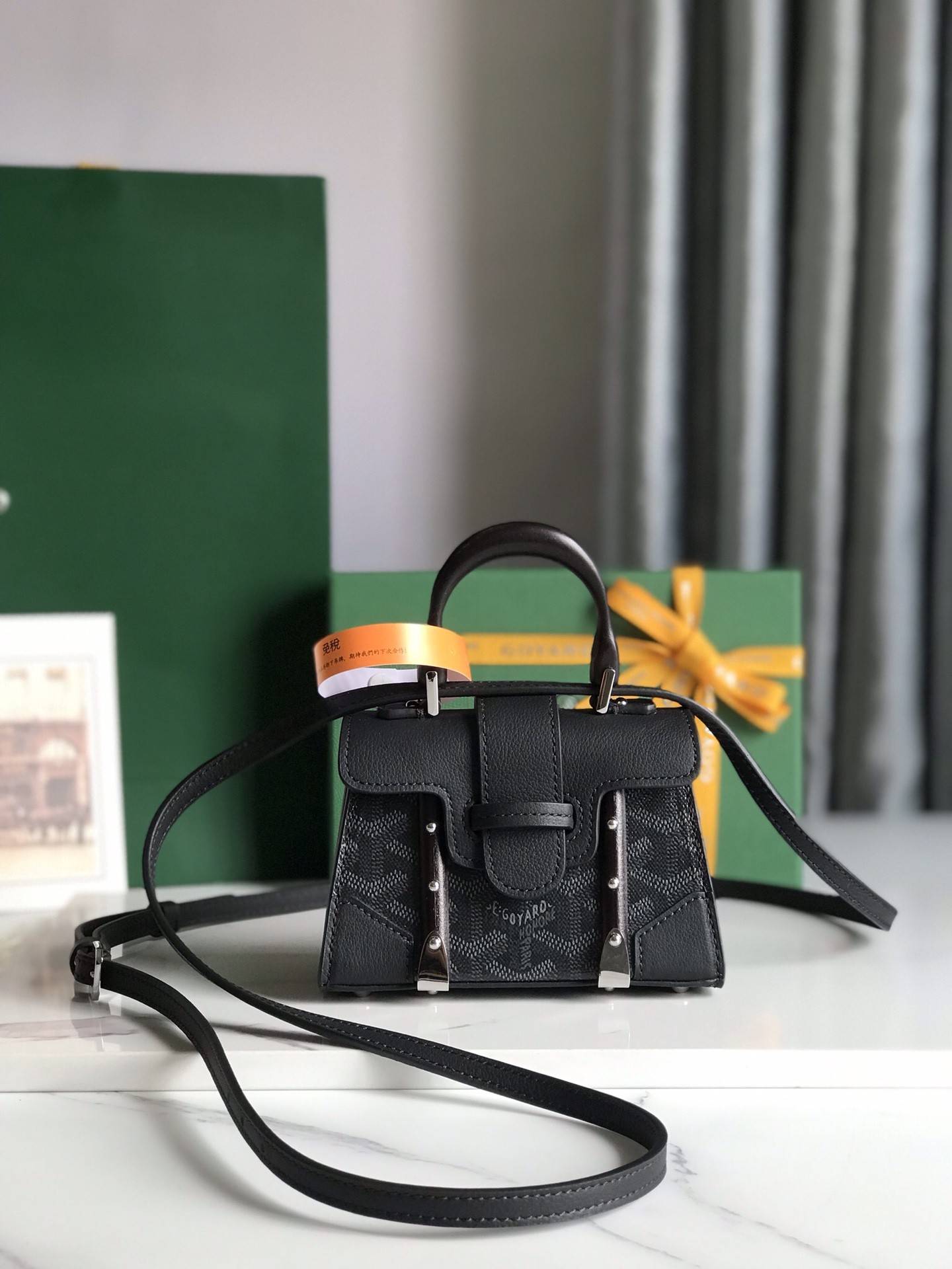 G09ard Saigon nano bag, top quality!   Size: 14.5 * 11.5 * 7.5cm