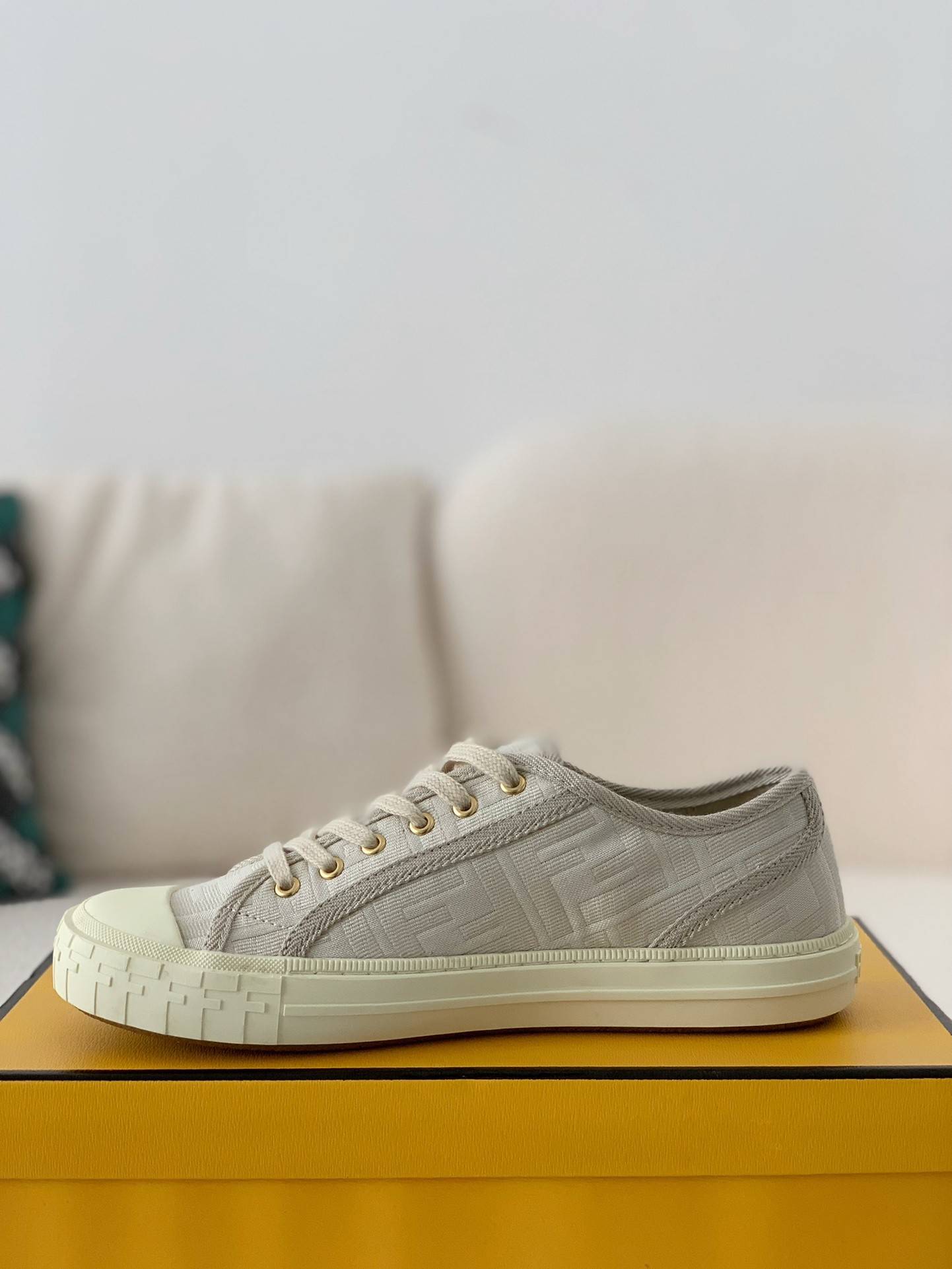F**di Canvas shoe Sneakers