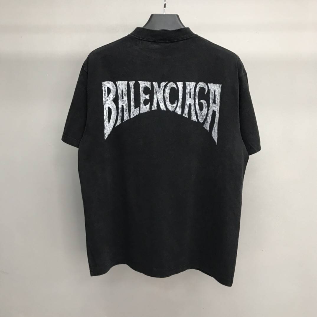 Ba1en*iaga graffiti T-shirt