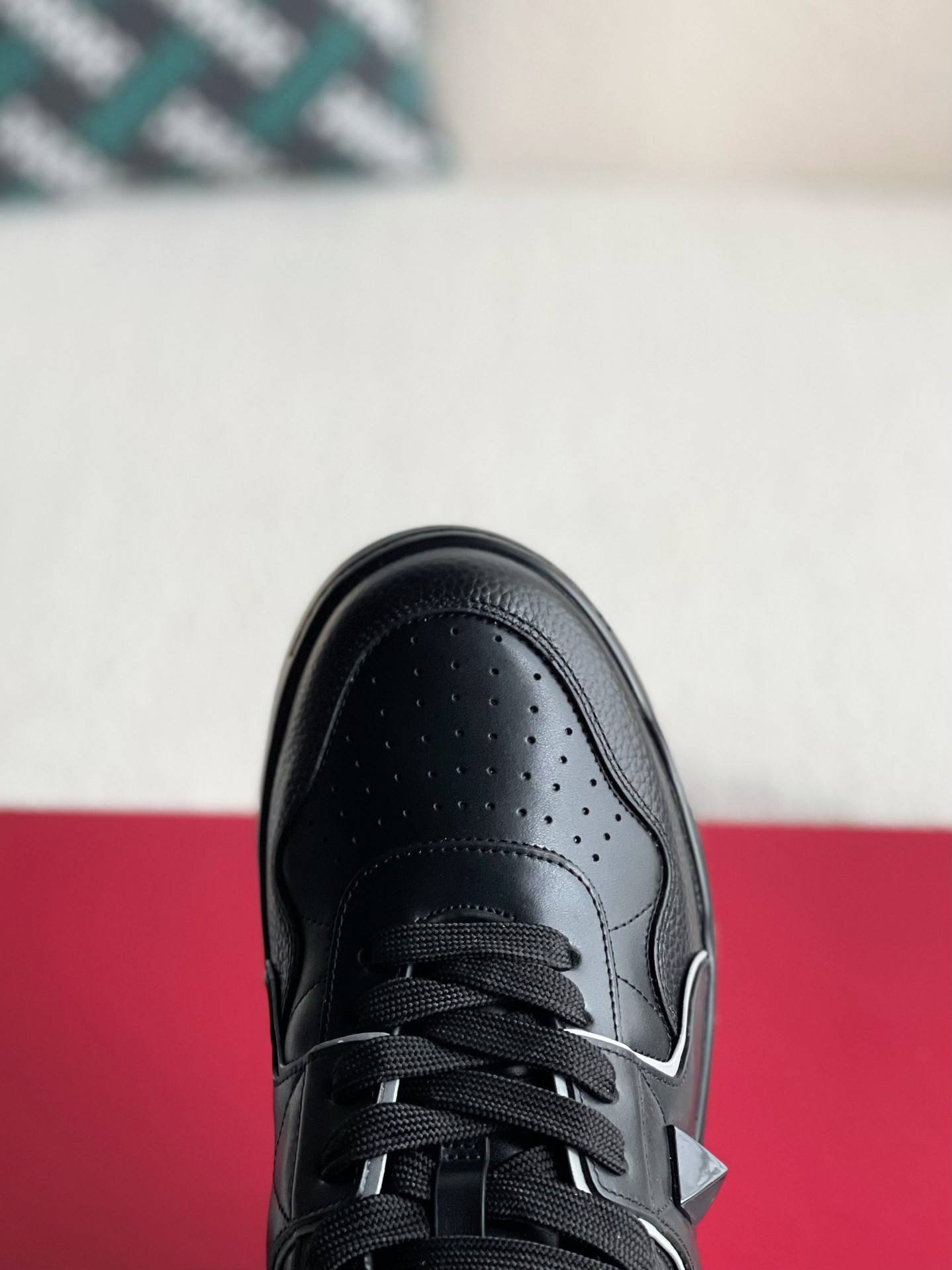 Va1e*ntin0 One Stud Sneakers