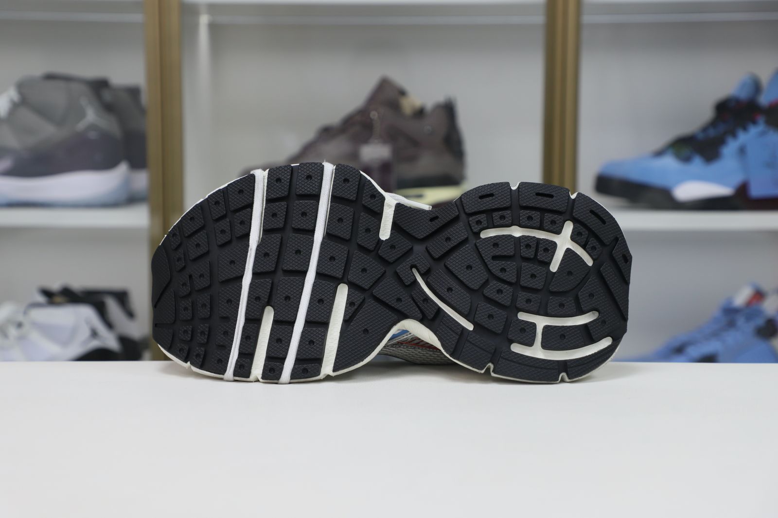 Ba1en*iaga PHANTOM SNEAKER