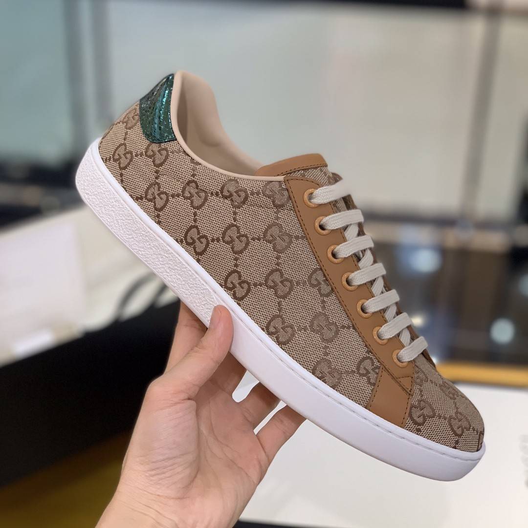 GU*Isneakers S*pport chip phone sensing