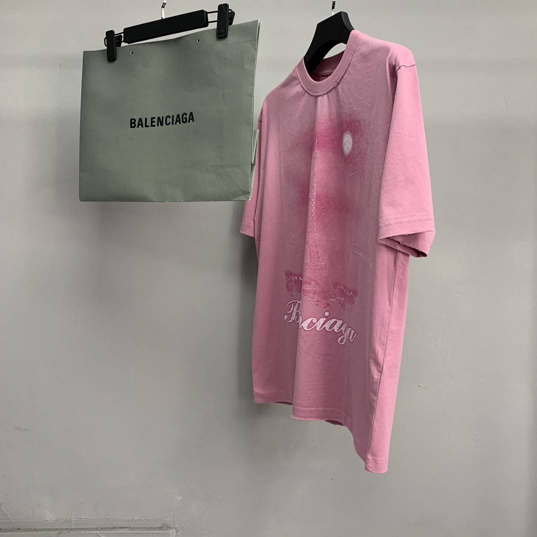Ba1en*iaga Night View Tower T-shirt