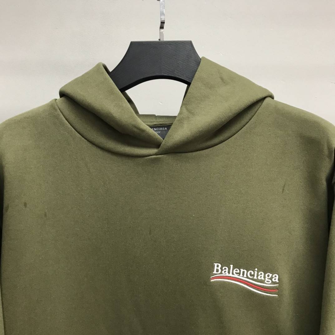 Ba1en*iaga cola lettered hoodie