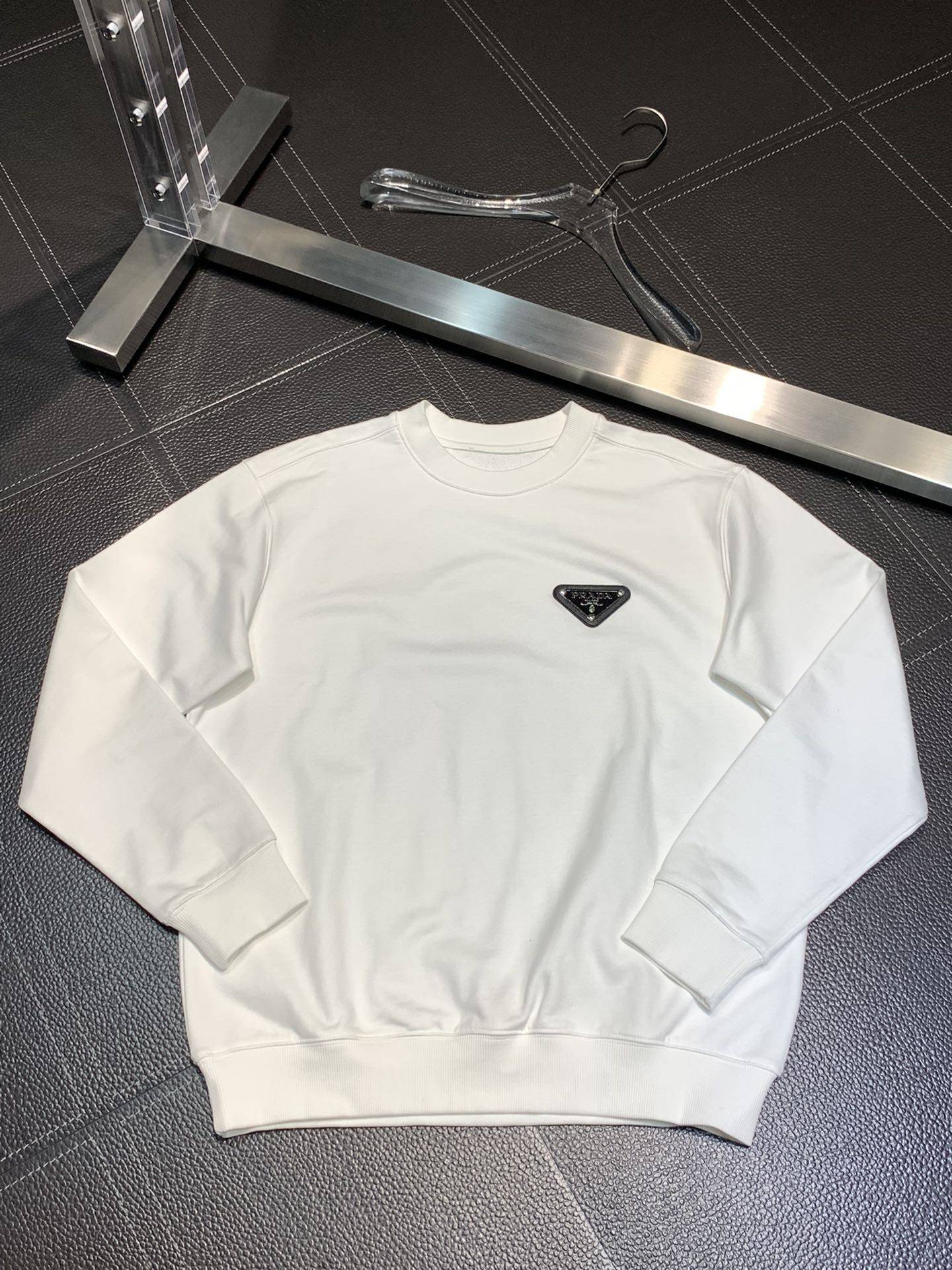 Pra*a casual sweatshirt
