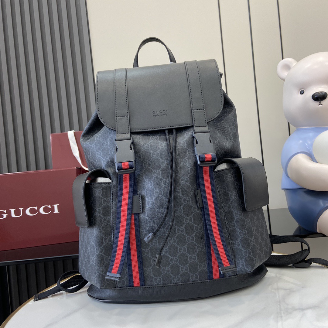 Gvc*1 Backpack Model: 495563. Size: 34*42*16cm