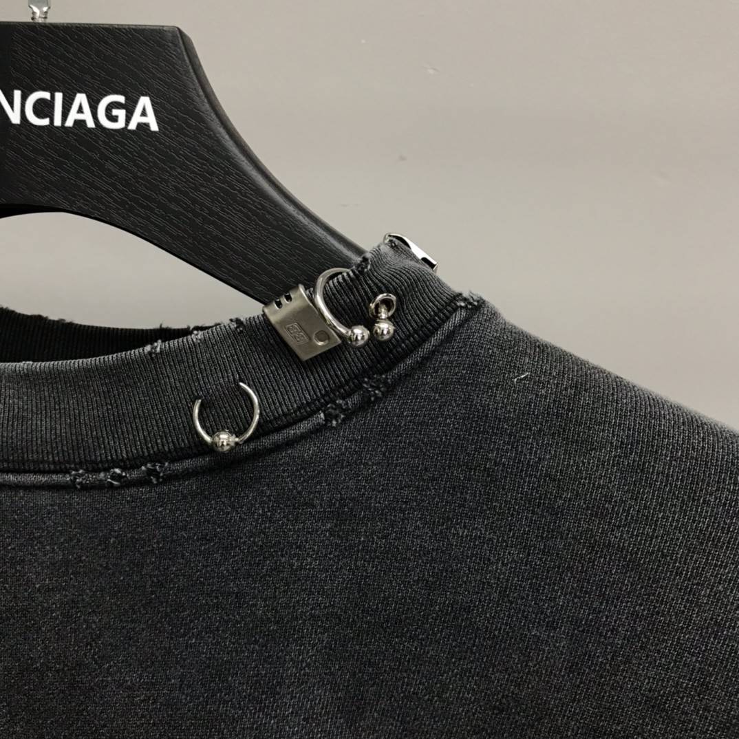 Ba1en*iaga neckline hardware perforated hoodie