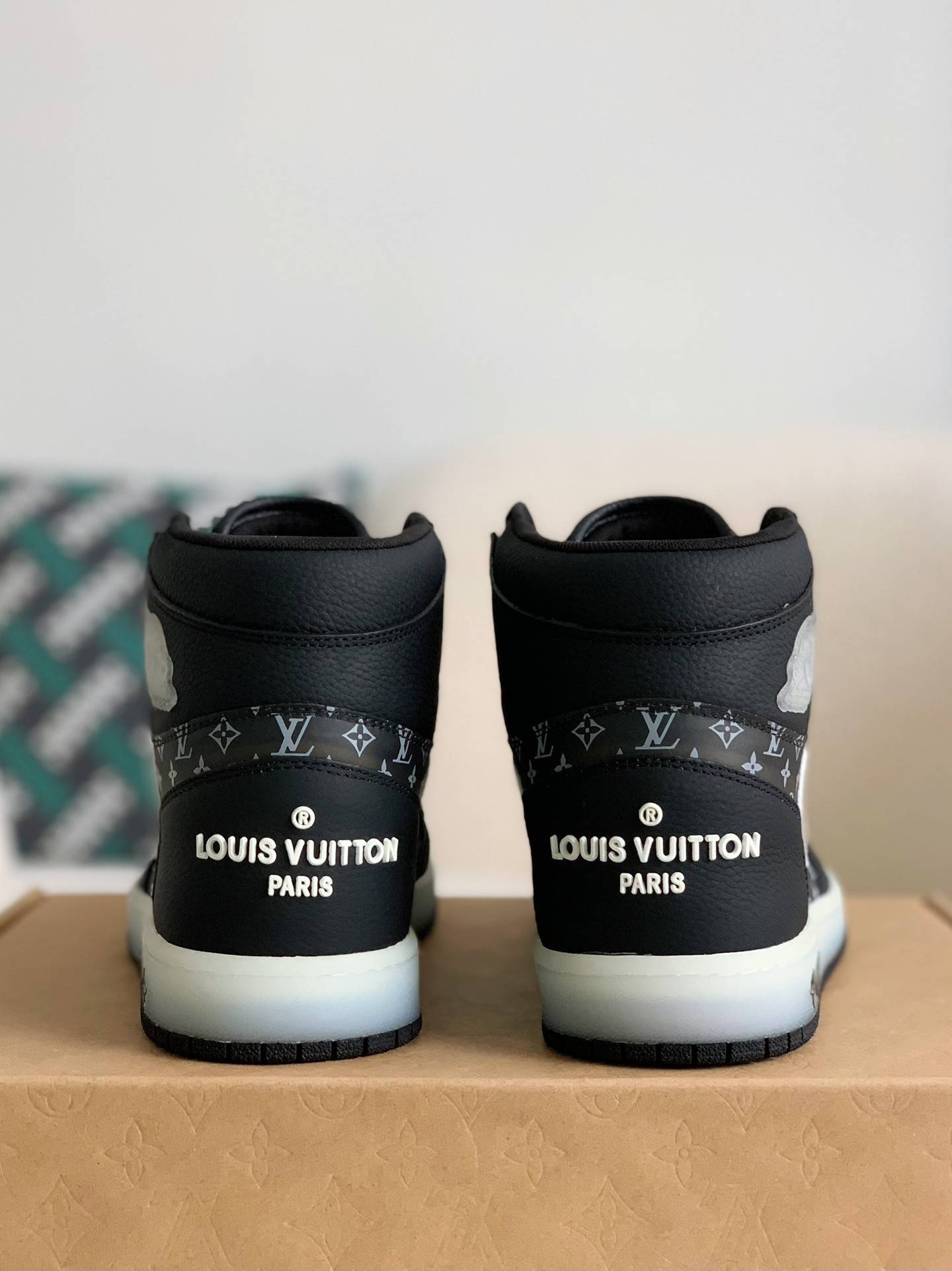 L*V x Nike Air Jorda 1 High AJ1 Sneakers