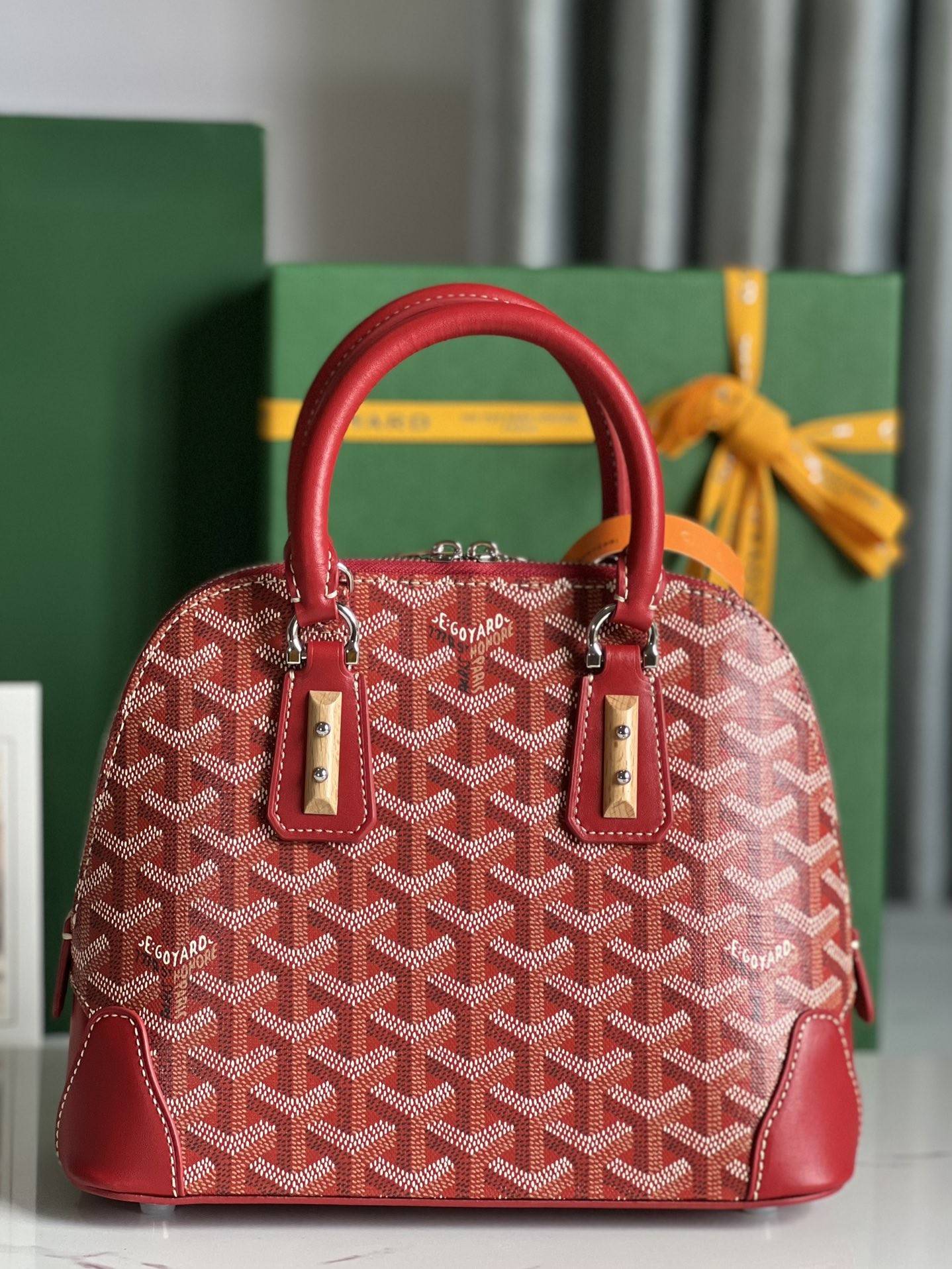 G09ard Vend?me Shell Bag, Top Quality  Size: 23 * 18.5 * 10cm      ?