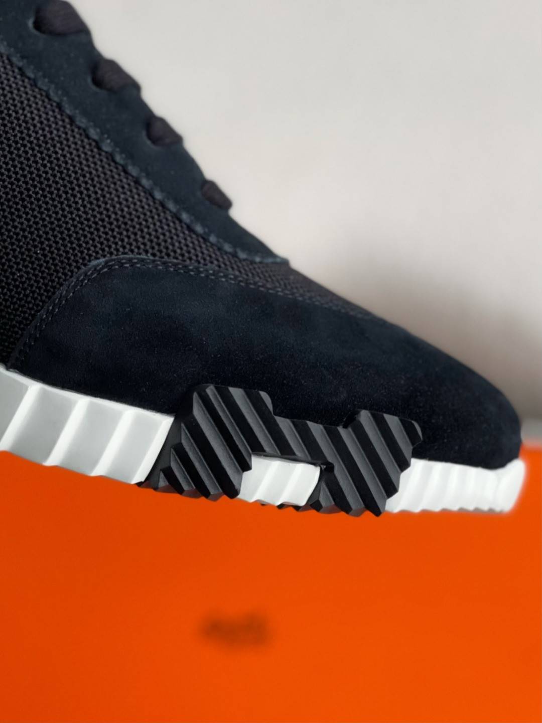 H**me5 Department sneakers