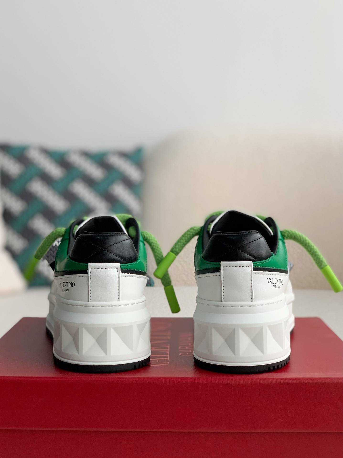 Va1e*ntin0 One Stud Sneakers