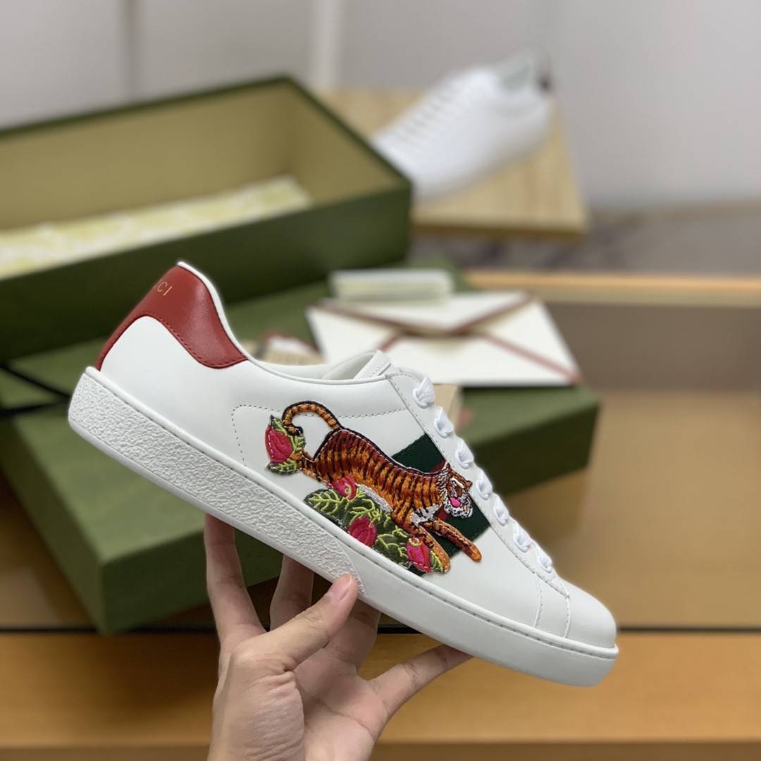 GU*Isneakers S*pport chip phone sensing