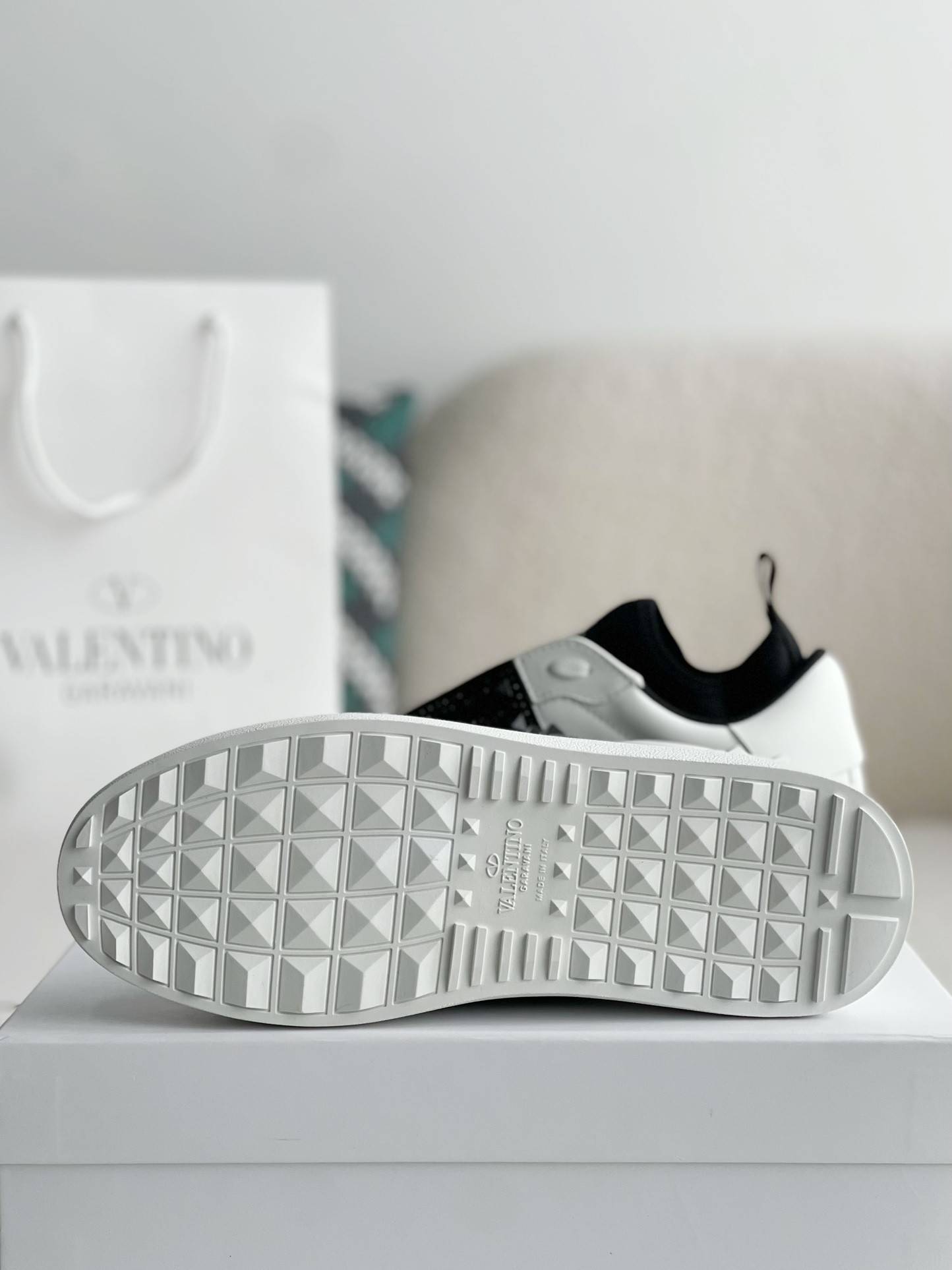 Va1e*ntin0 One Stud Sneakers