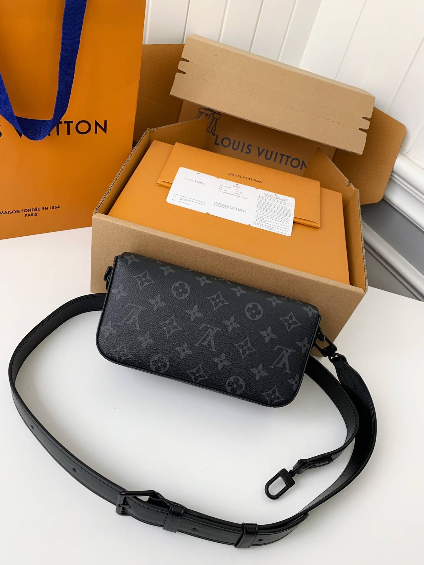 L*V New season Montsouris Mini Bag M83567  Size：22*12*6cm