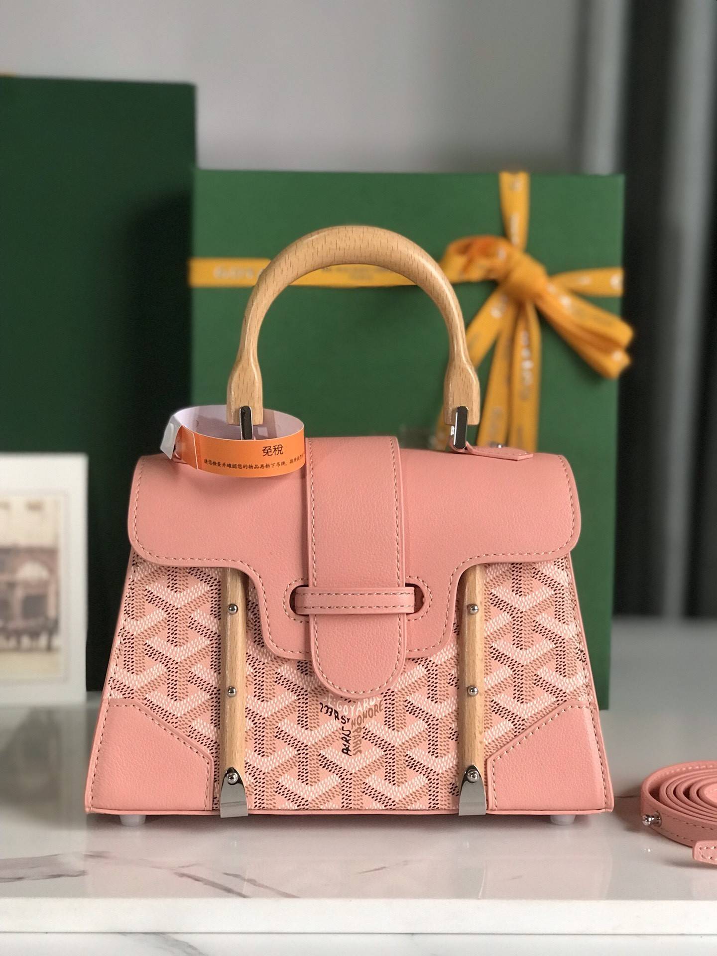G09ard Saigon mini bag, top quality!   Size: 21*14*8.5cm