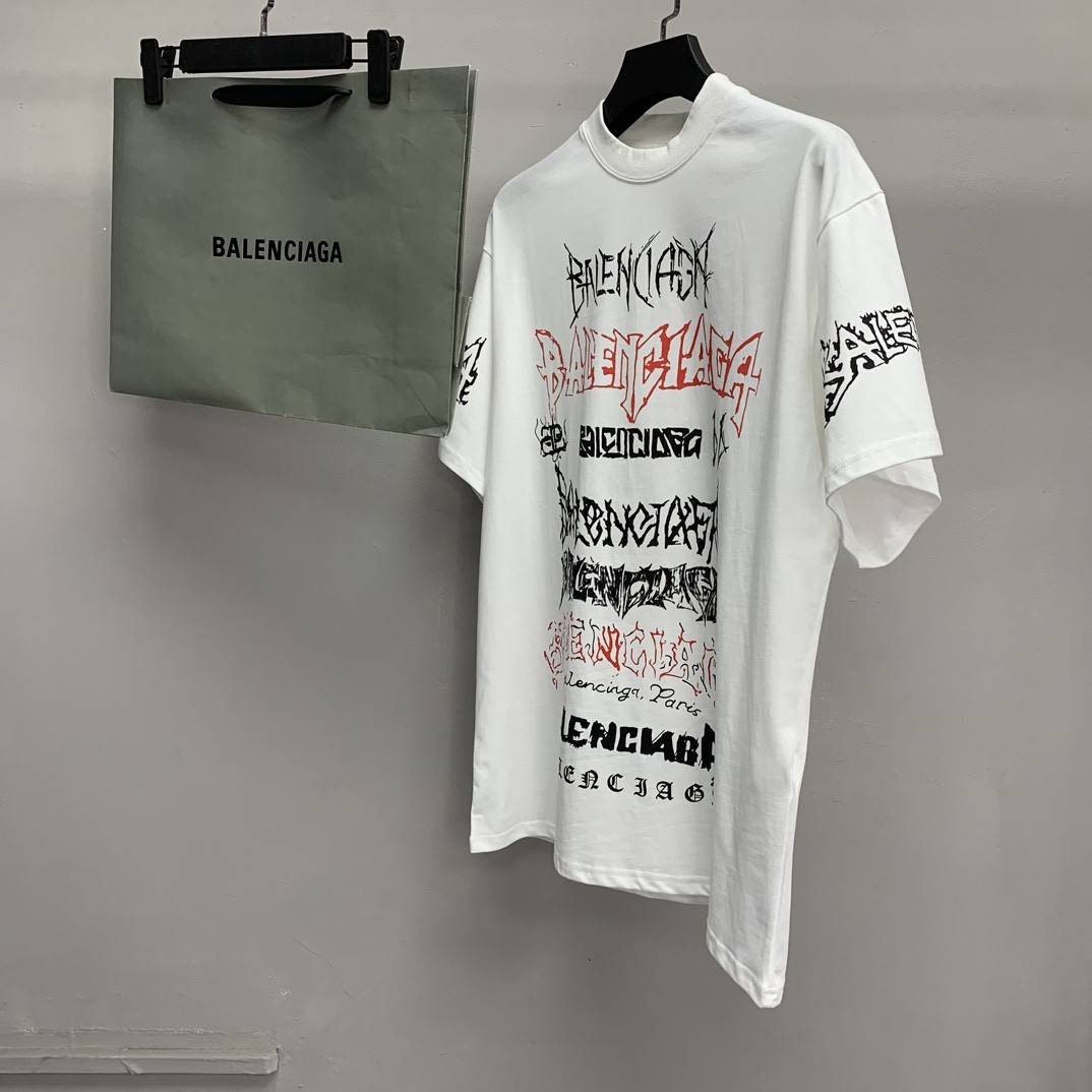Ba1en*iaga doodle year of the Dragon Alphabet T-shirt