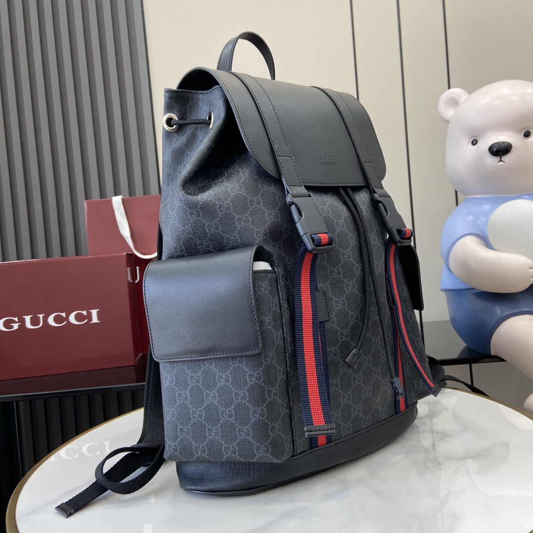Gvc*1 Backpack Model: 495563. Size: 34*42*16cm