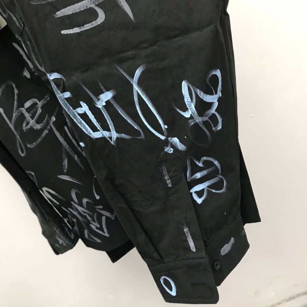 Ba1en*iaga BLCG graffiti long-sleeved shirt