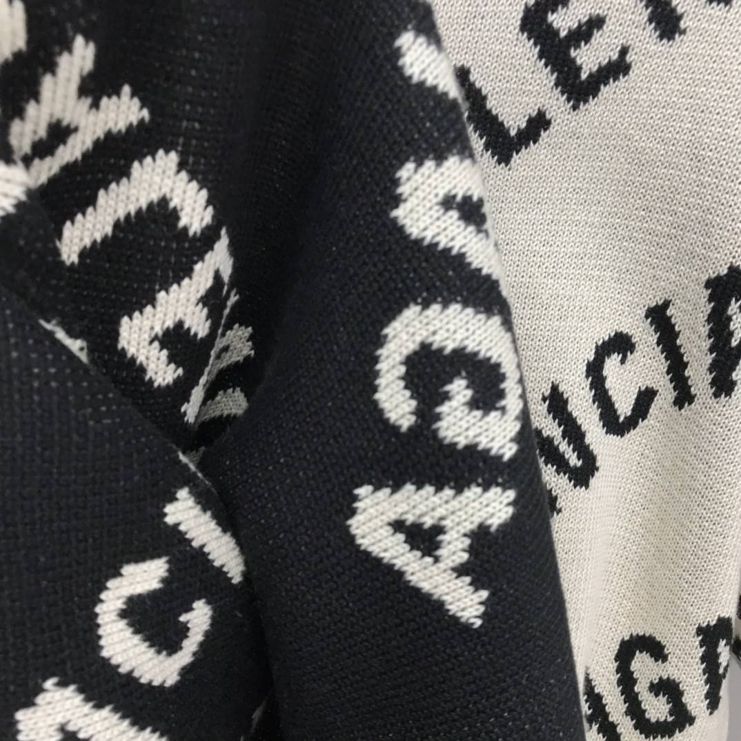 Ba1en*iaga letter sweater