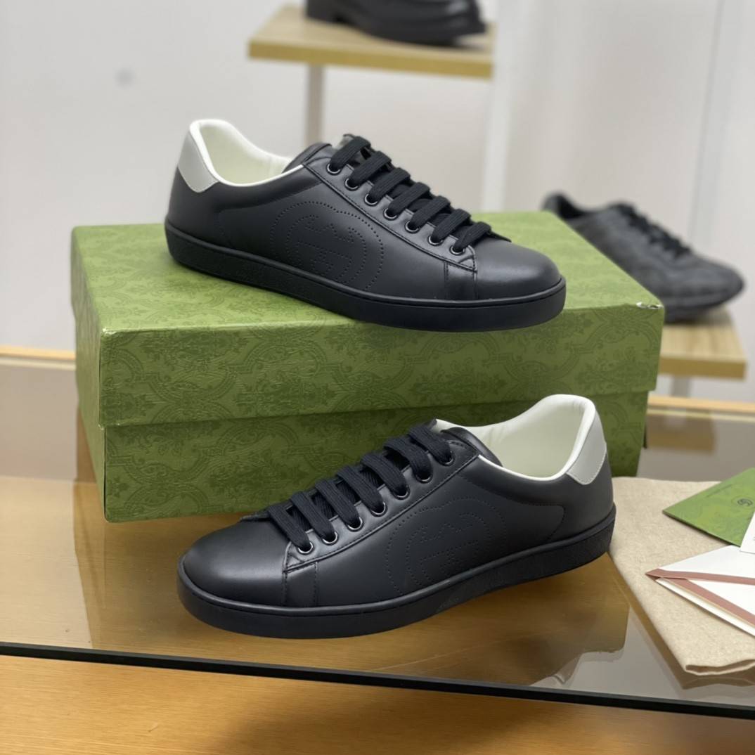 GU*Isneakers S*pport chip phone sensing