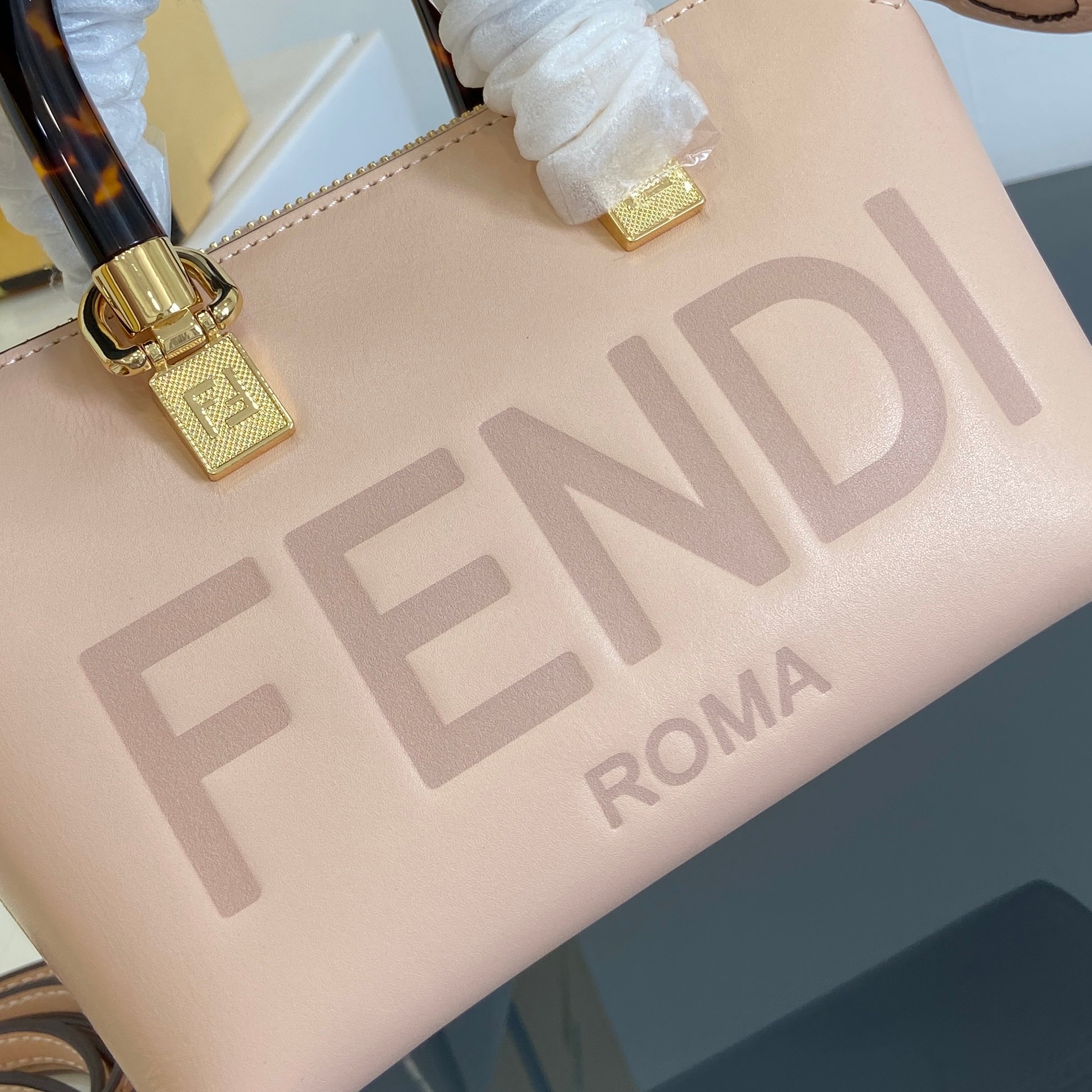 F**di •Mini By The Way mini bag, calfskin model model: 8067 size: 17×8×9cm
