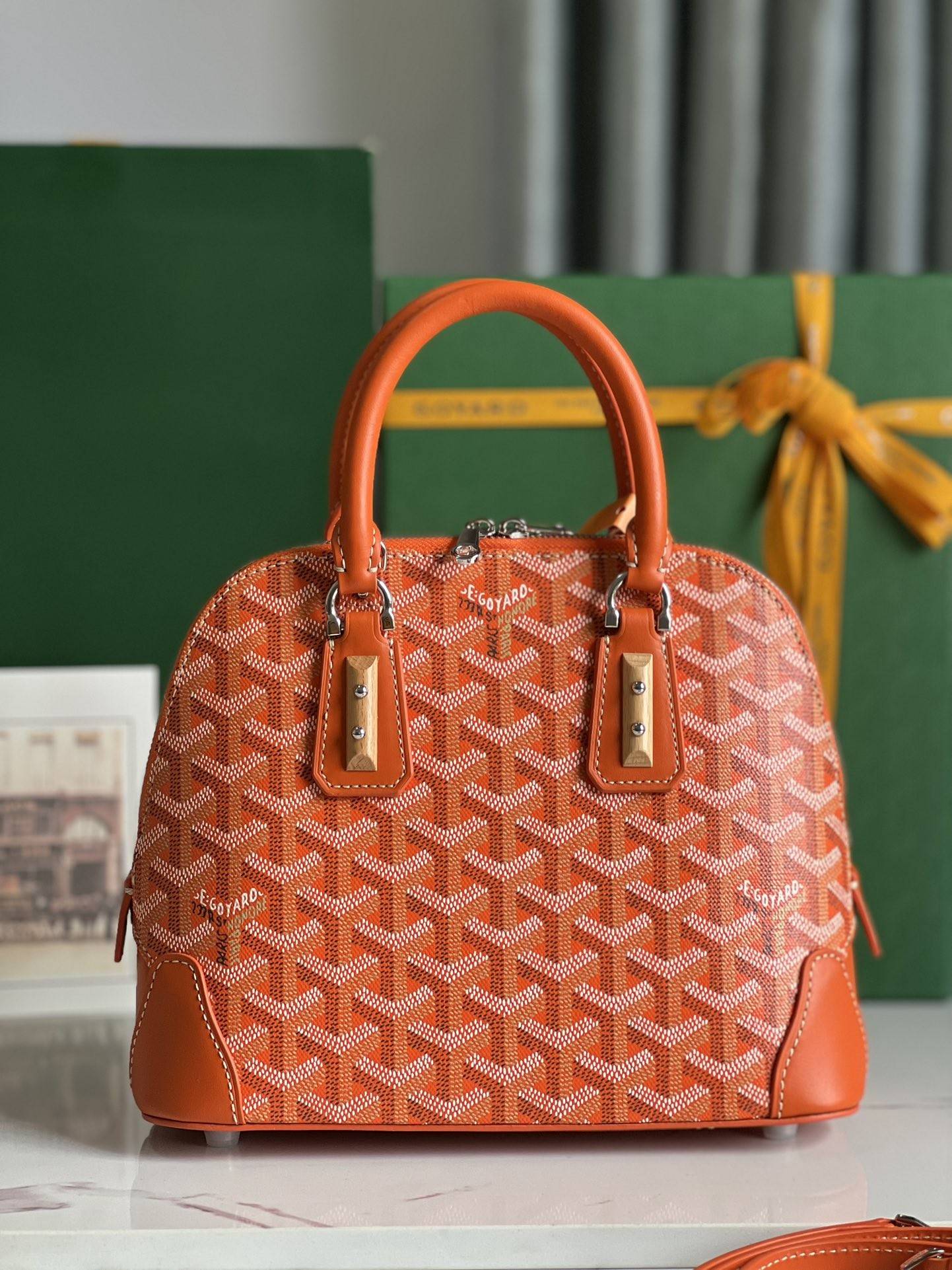 G09ard Vend?me Shell Bag, Top Quality  Size: 23 * 18.5 * 10cm      ?