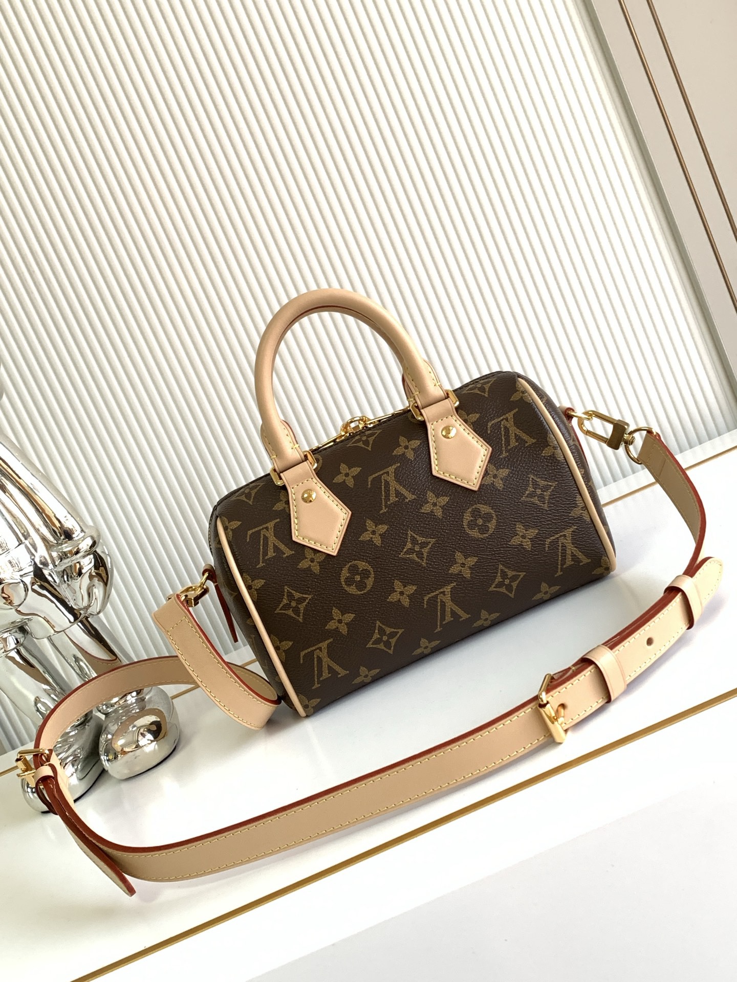 L*V Speedy Bandoulière 20  Boston Bag M46234 SIZE：20*13*12cm